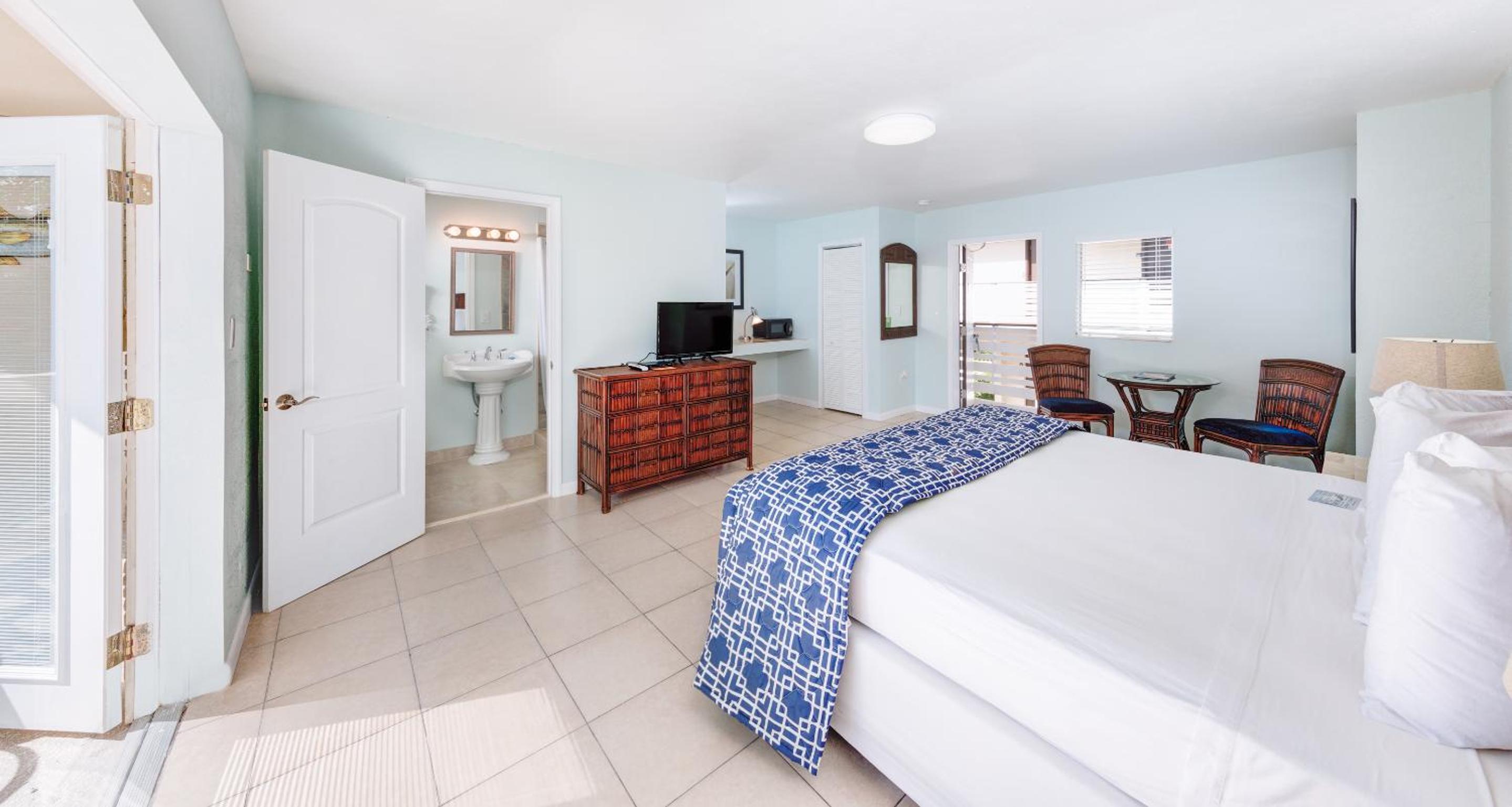 Queen Room photo 1