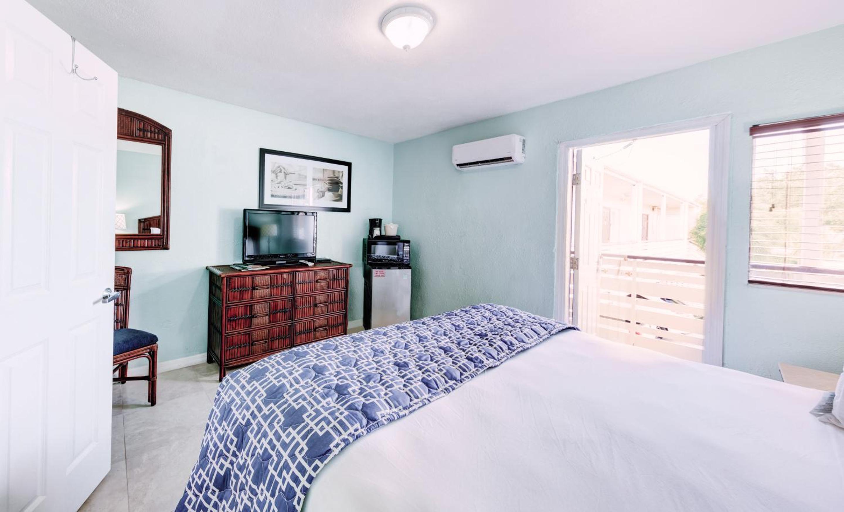 King Bed photo 1