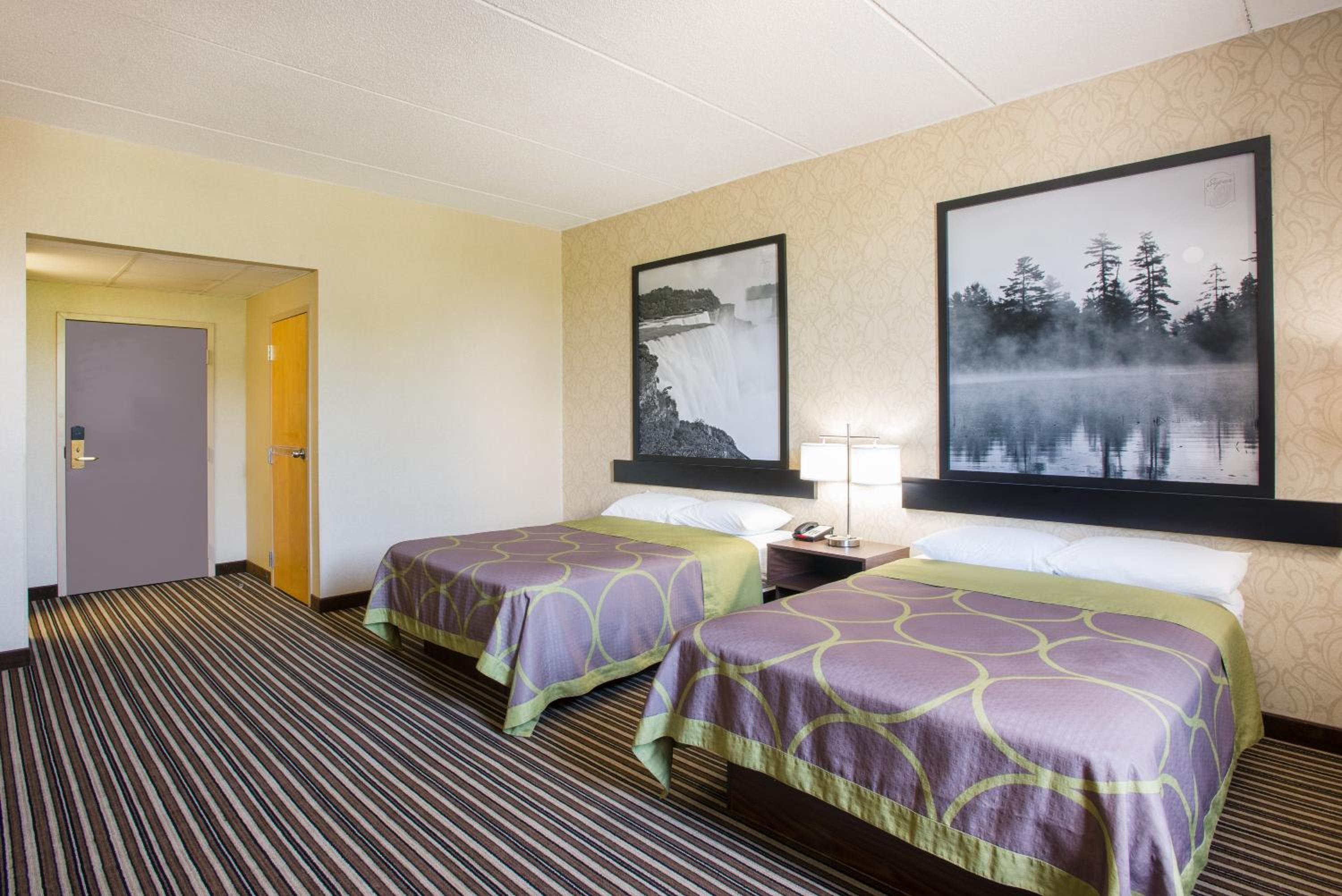 Double Room with Two Double Beds - Non-Smoking - Photo 2
