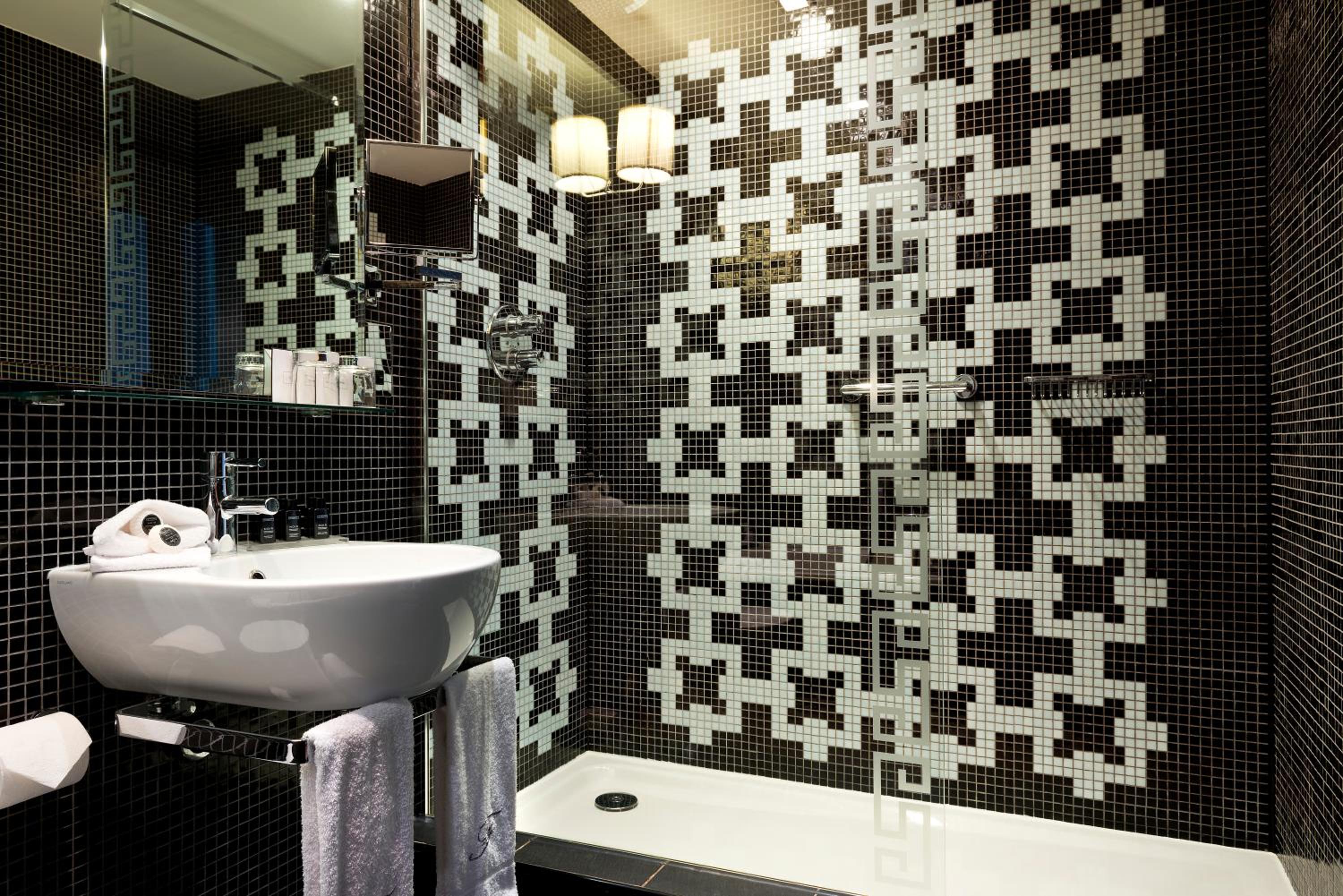Executive King Room - Photo 2