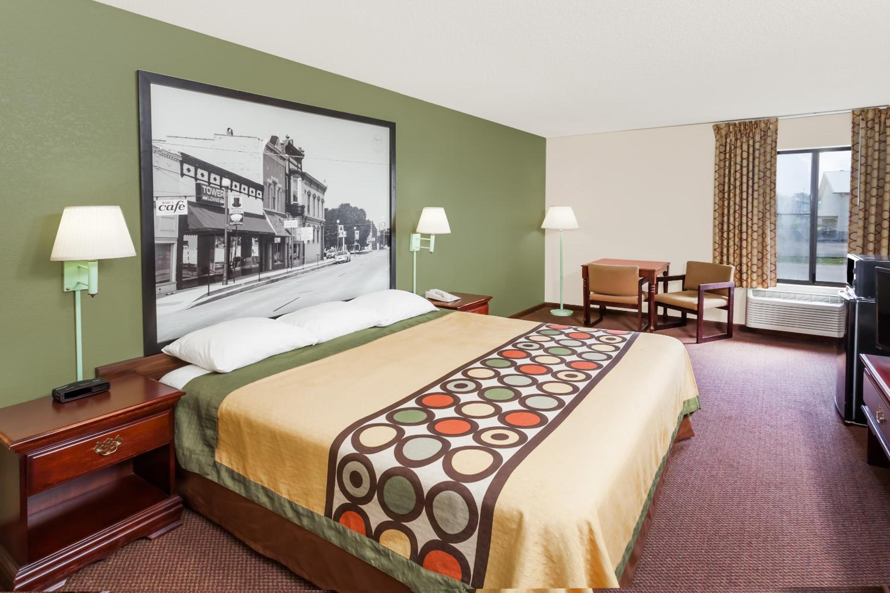 King Room - Non-Smoking - Photo 1