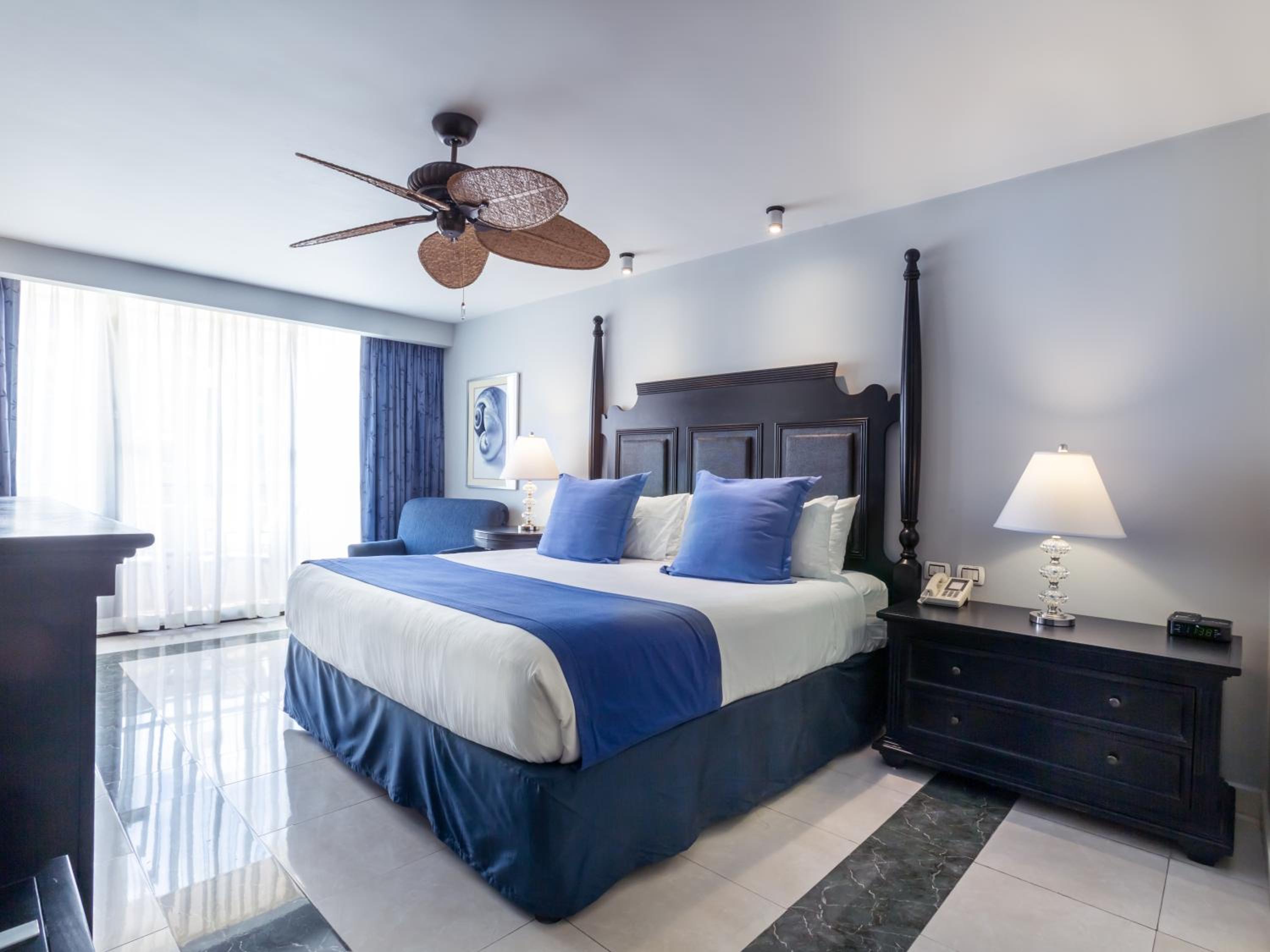 Deluxe Room - Photo 5