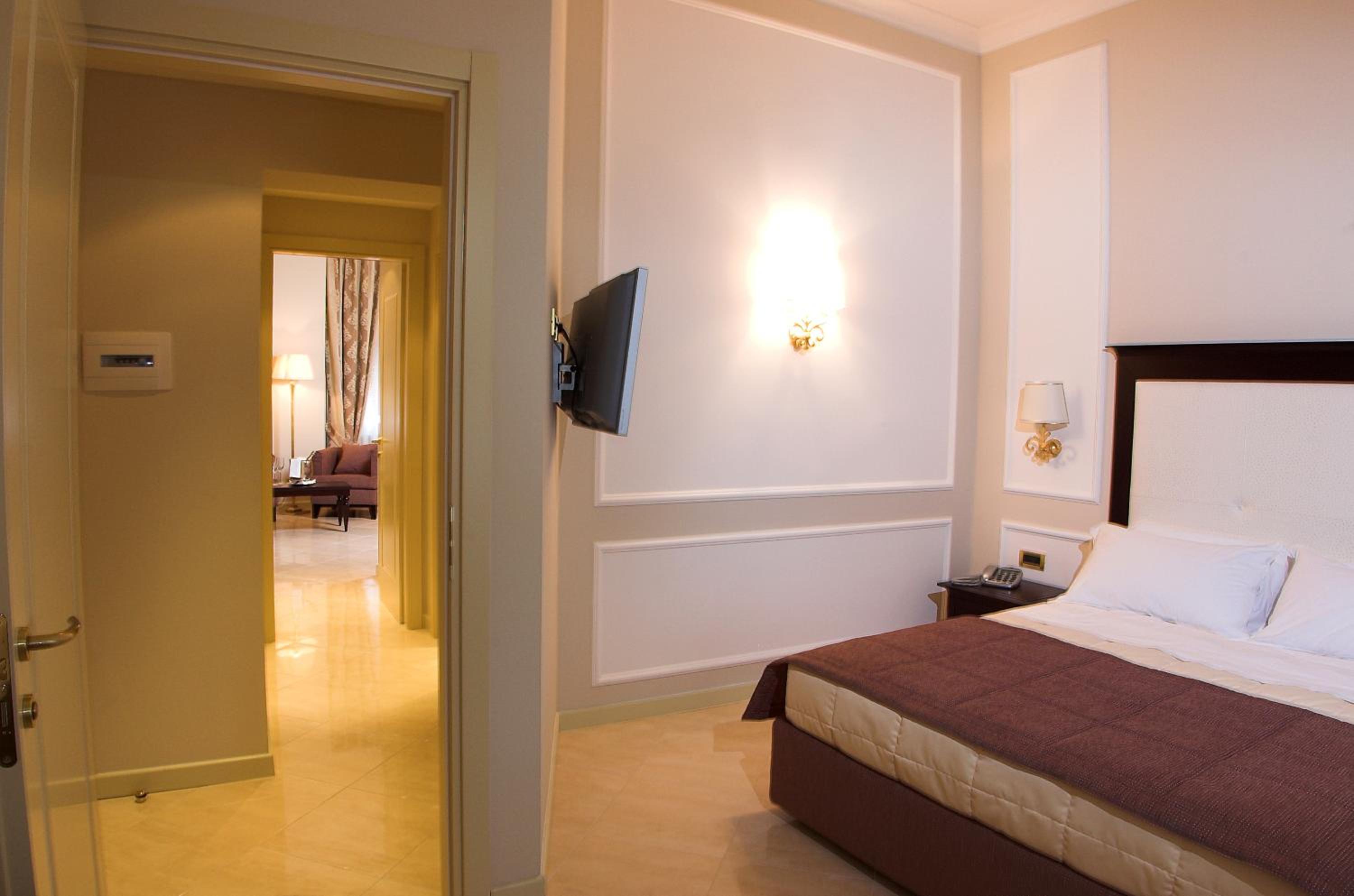 Suite with Sea View - Photo 4