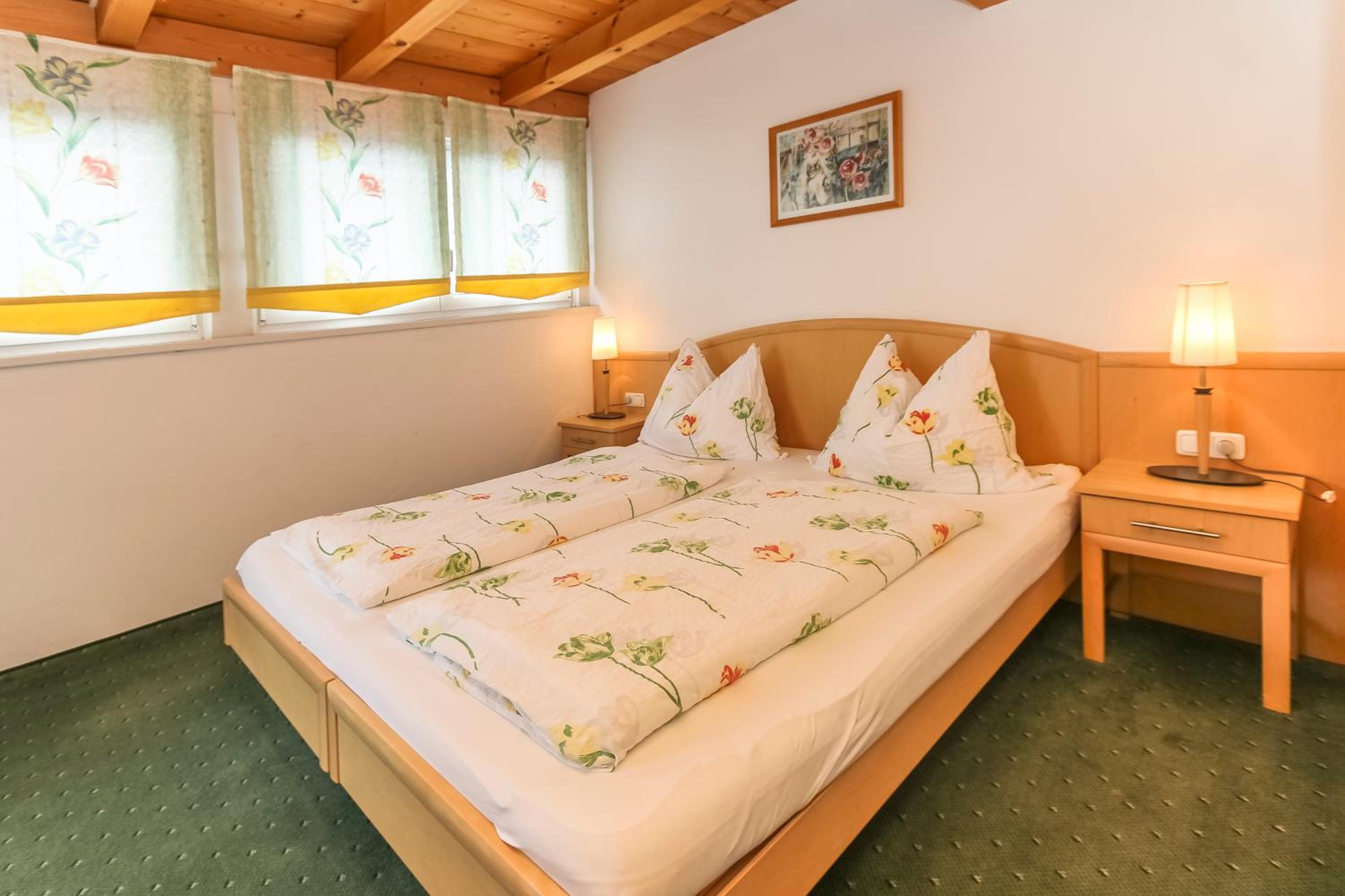 Two-Bedroom Suite with Balcony - Photo 4