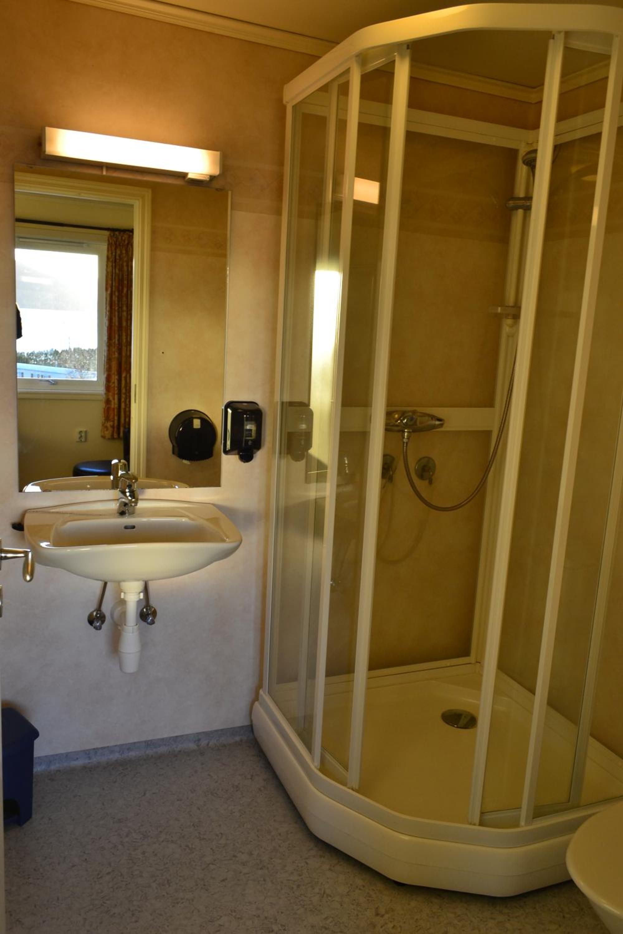 Standard Double Room - Photo 5