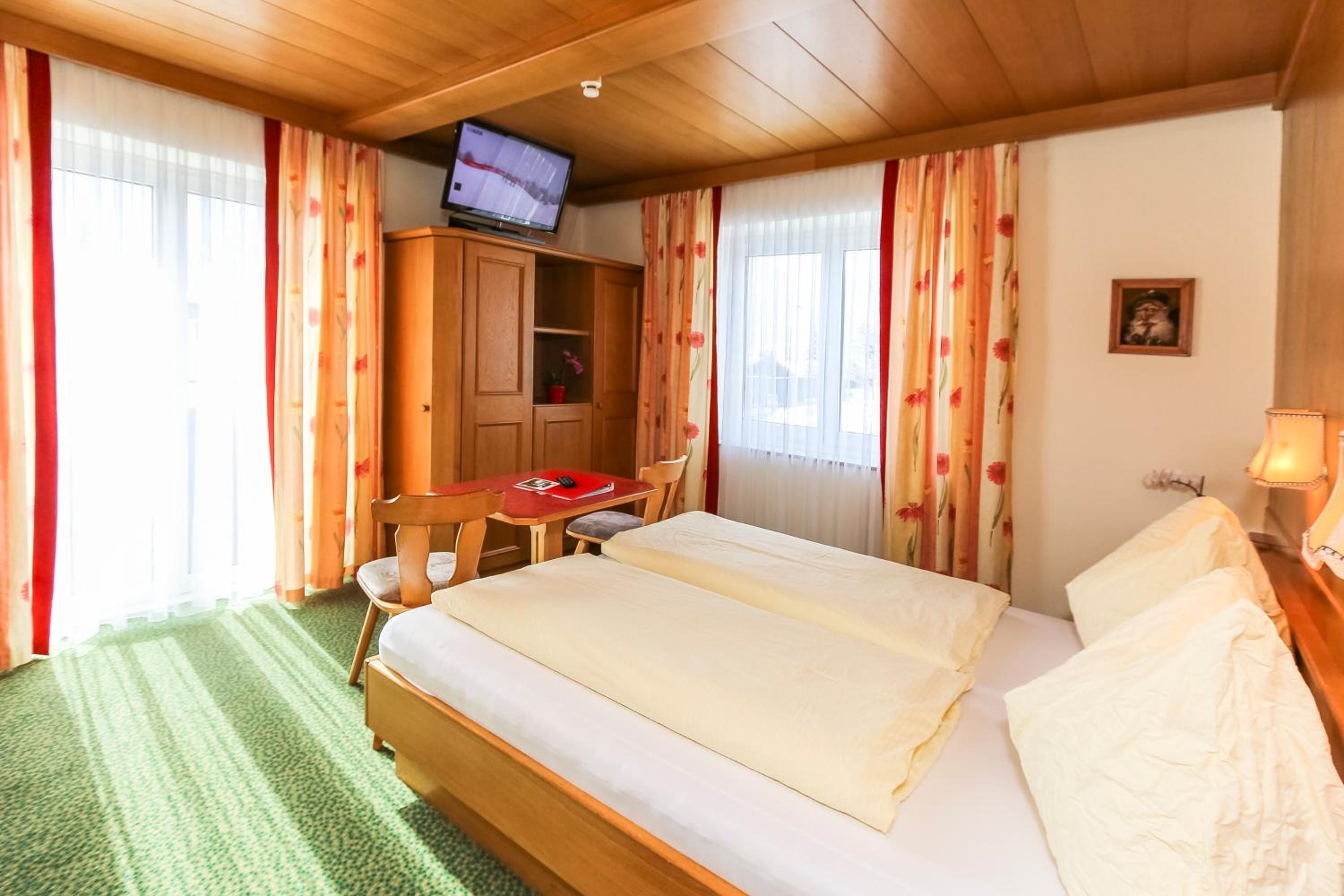 Double Room - Photo 2