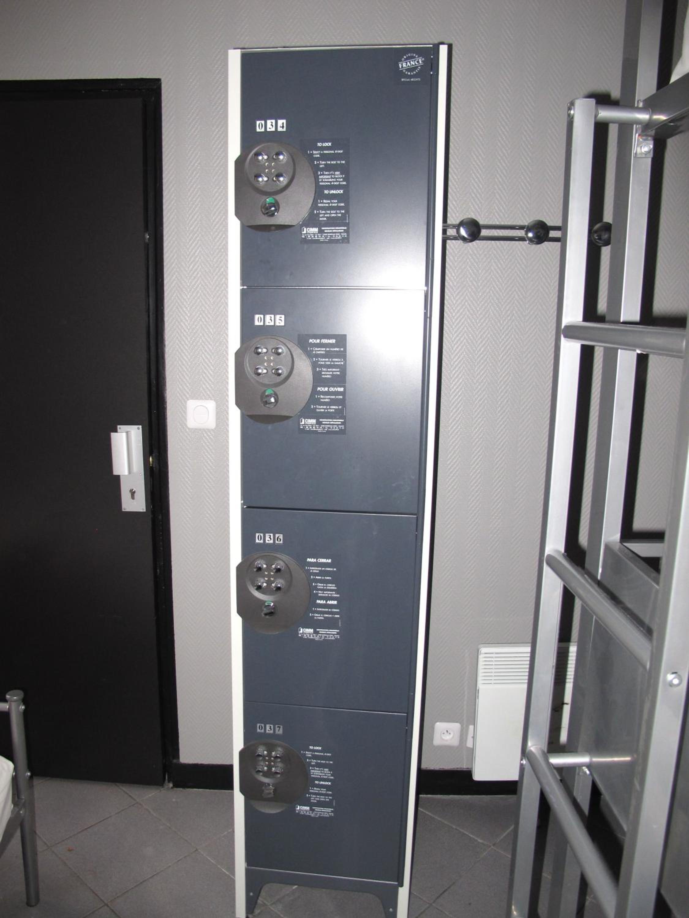 Single Bed in Male Dormitory Room photo 2