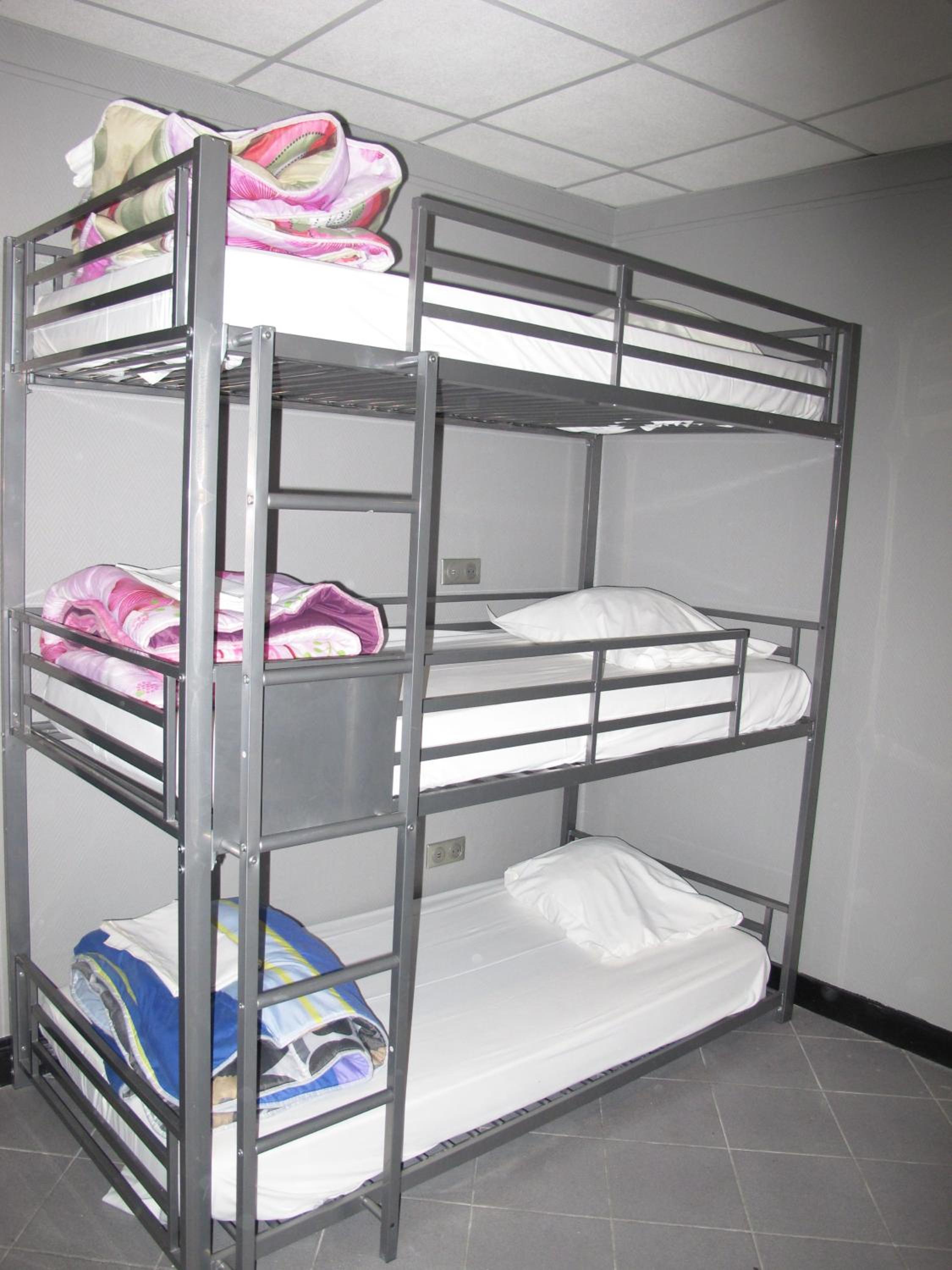 Bed in 4-Bed Mixed Dormitory Room photo 2