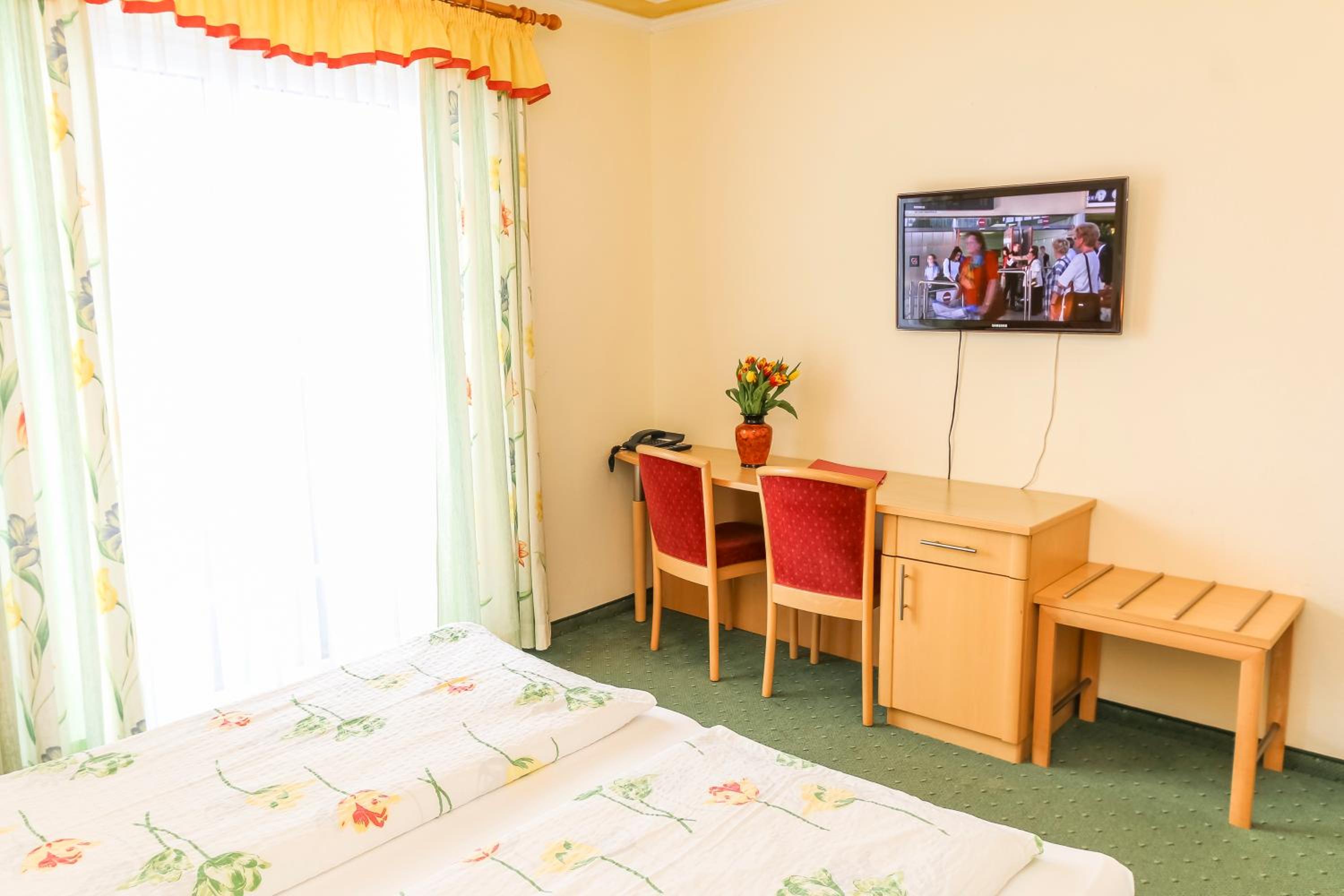 Double Room - Photo 7