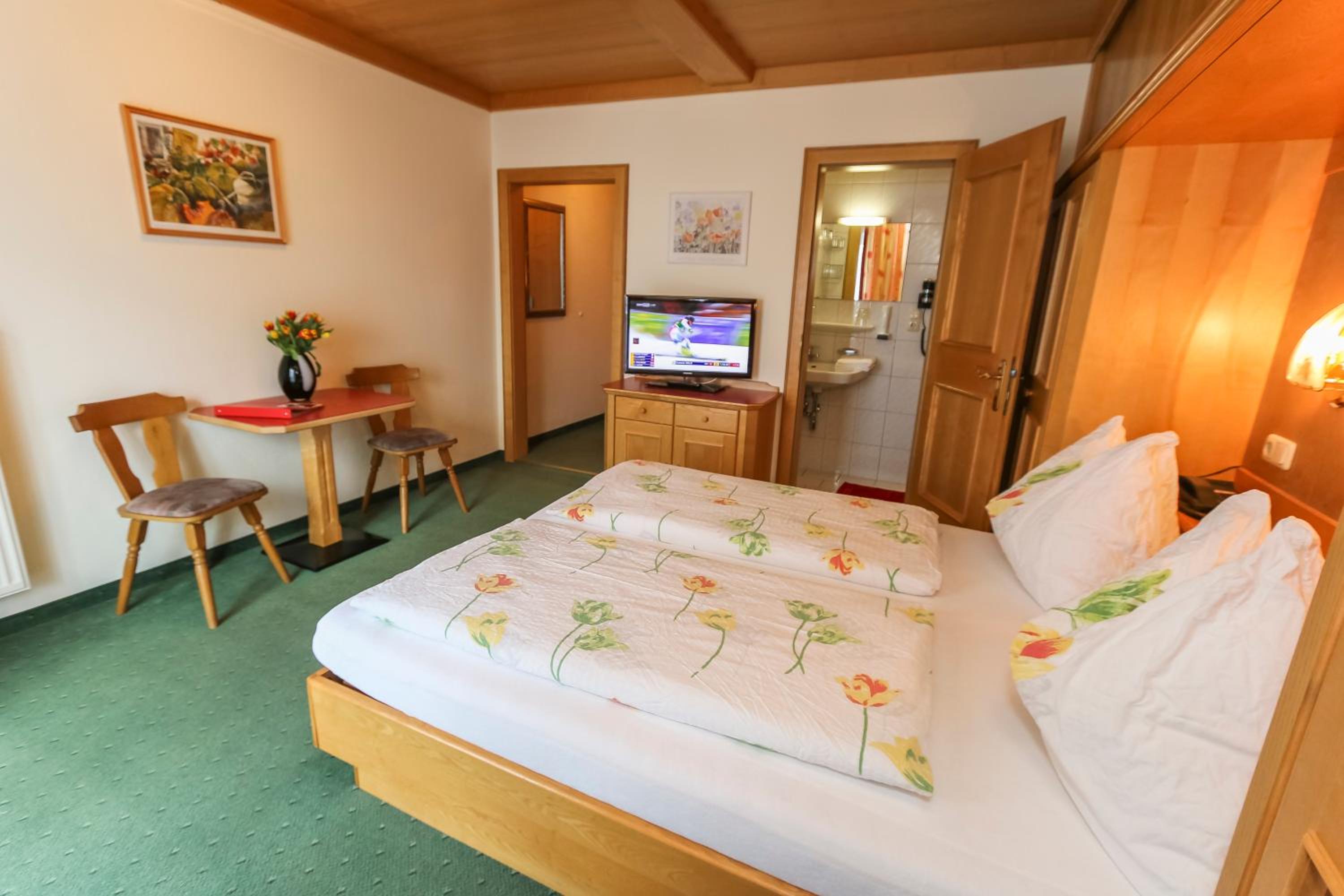 Double Room - Photo 10