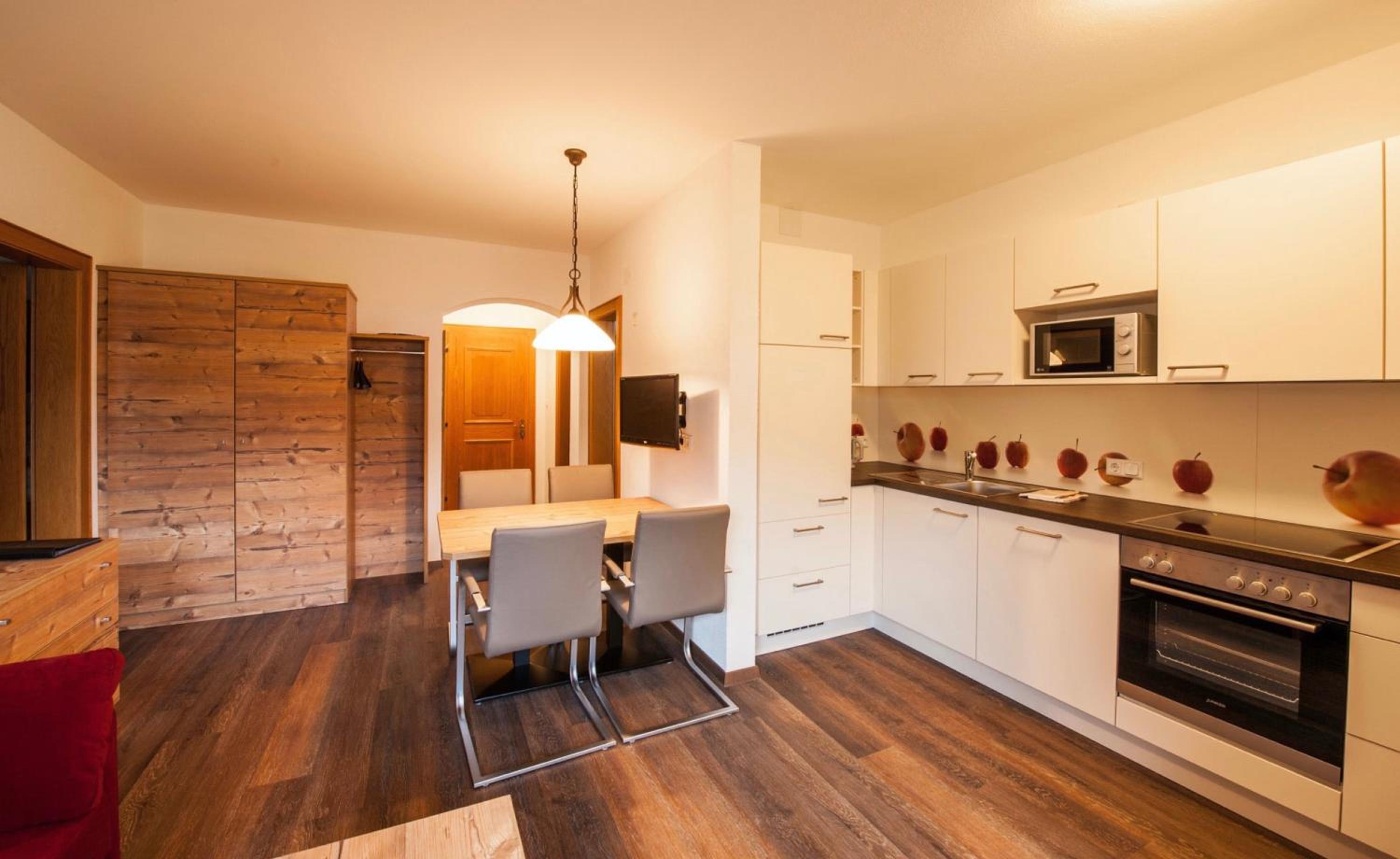 Apartment photo 2