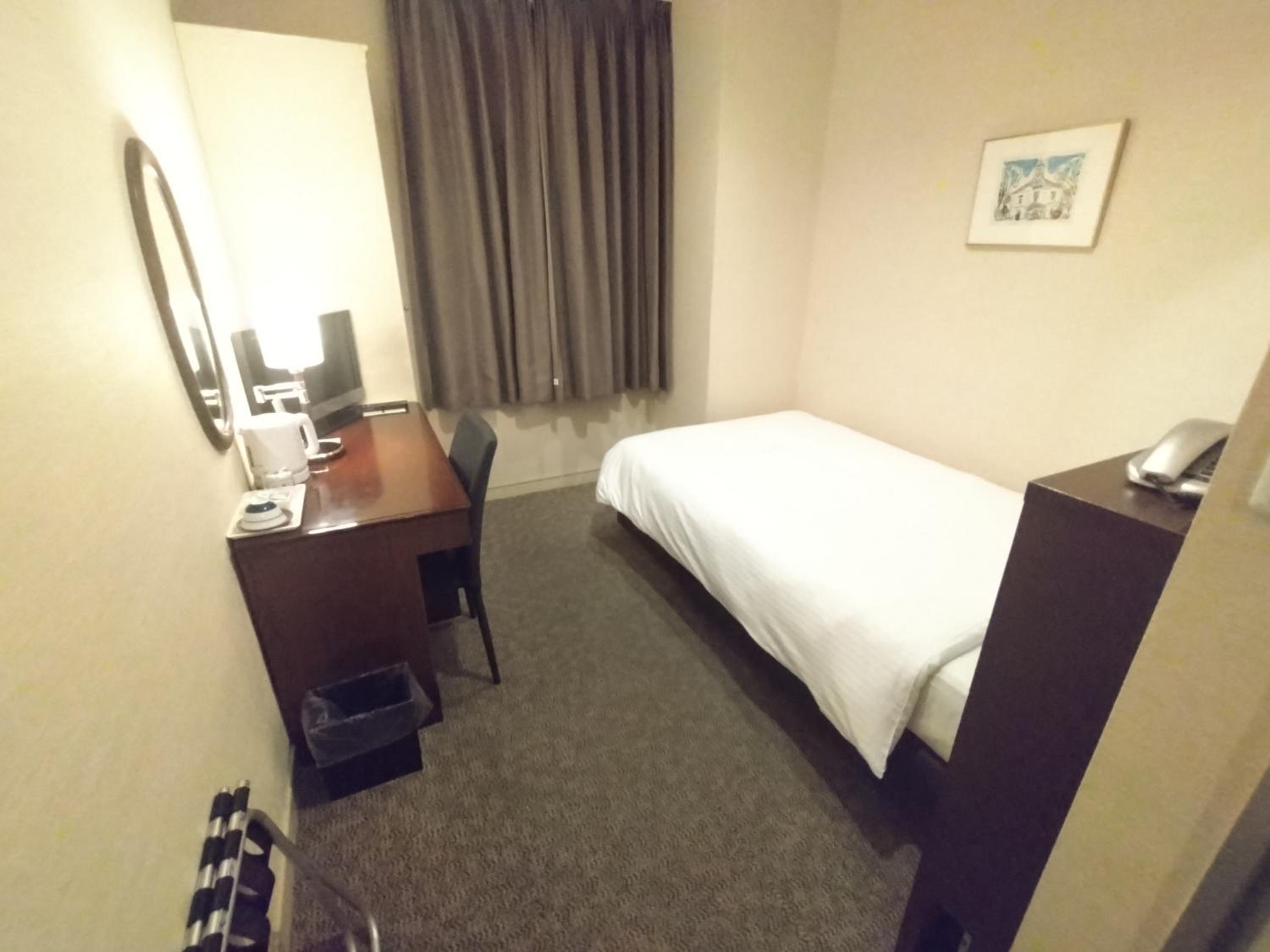 Single Room - Smoking photo 2