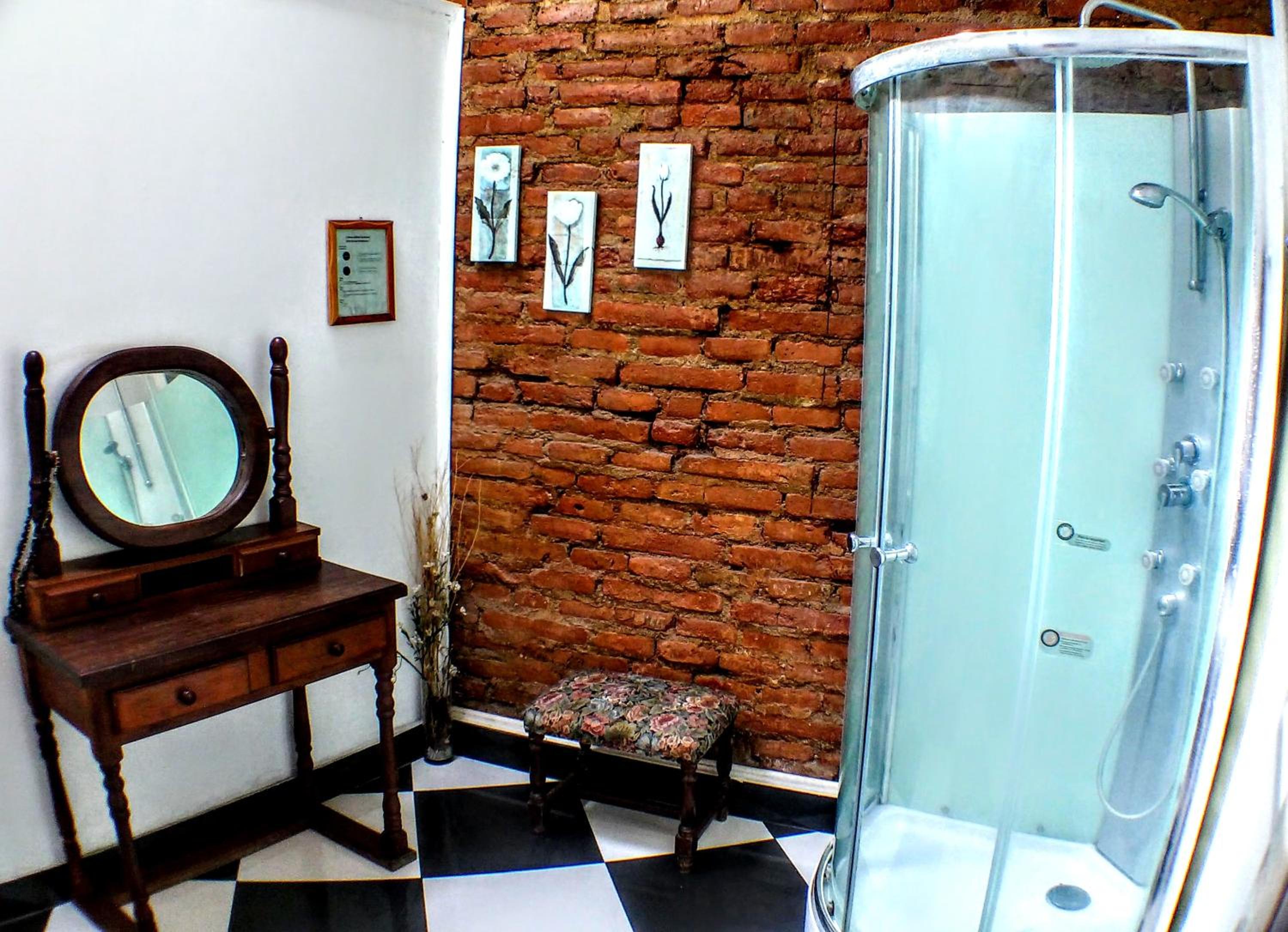 Double Room with Shared Bathroom photo 3