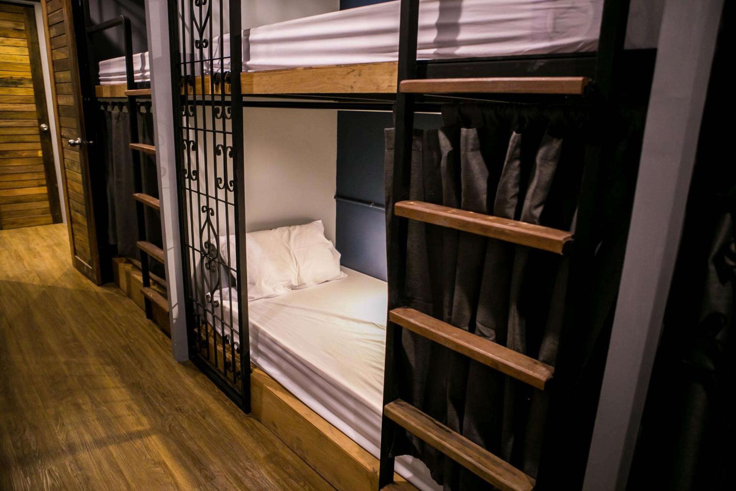 Bed in 6-Bed Female Dormitory Room photo 1