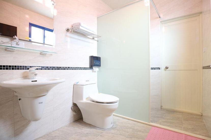 Double Room with Private Bathroom photo 3