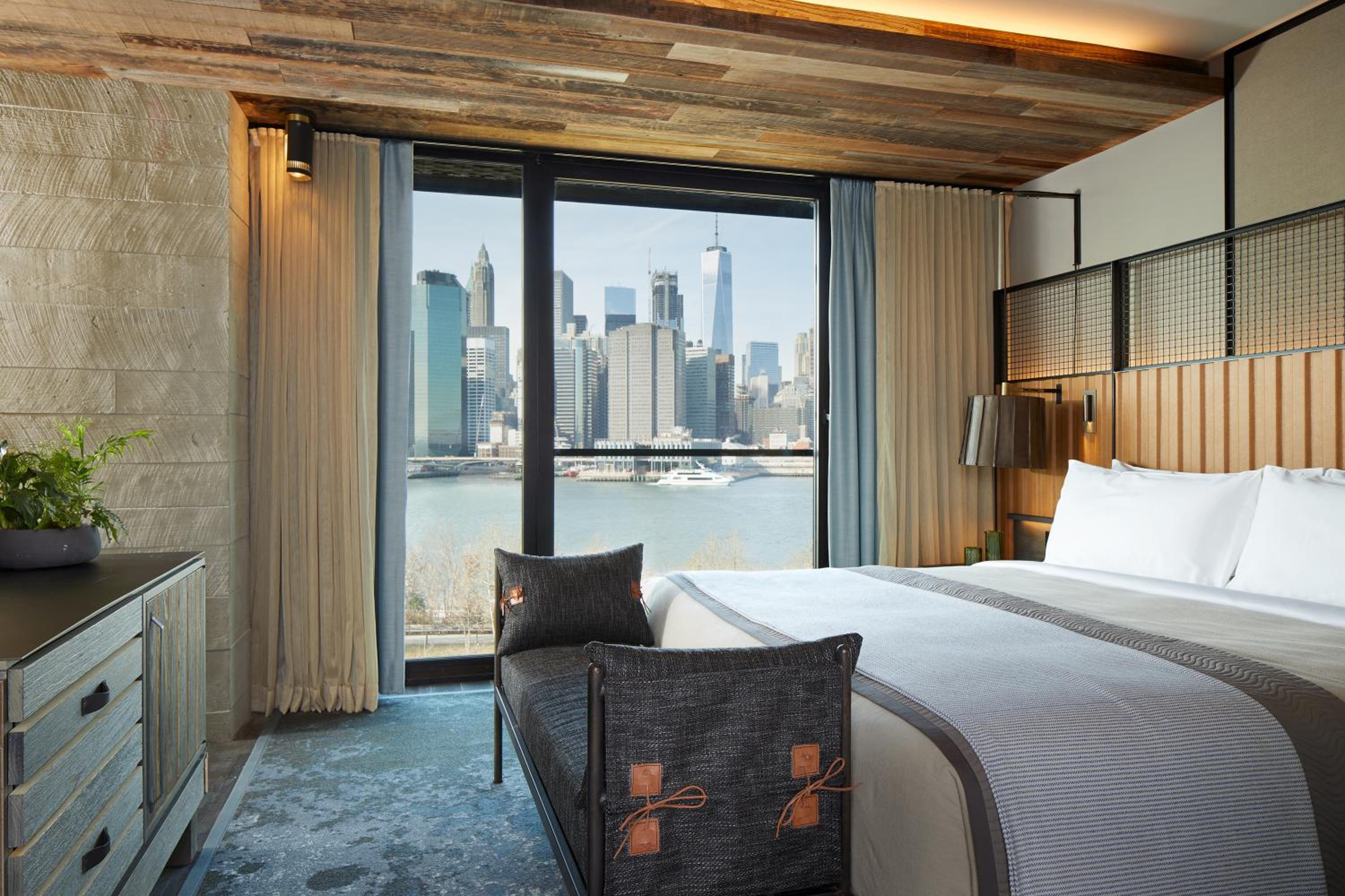 Superior Suite (Skyline)