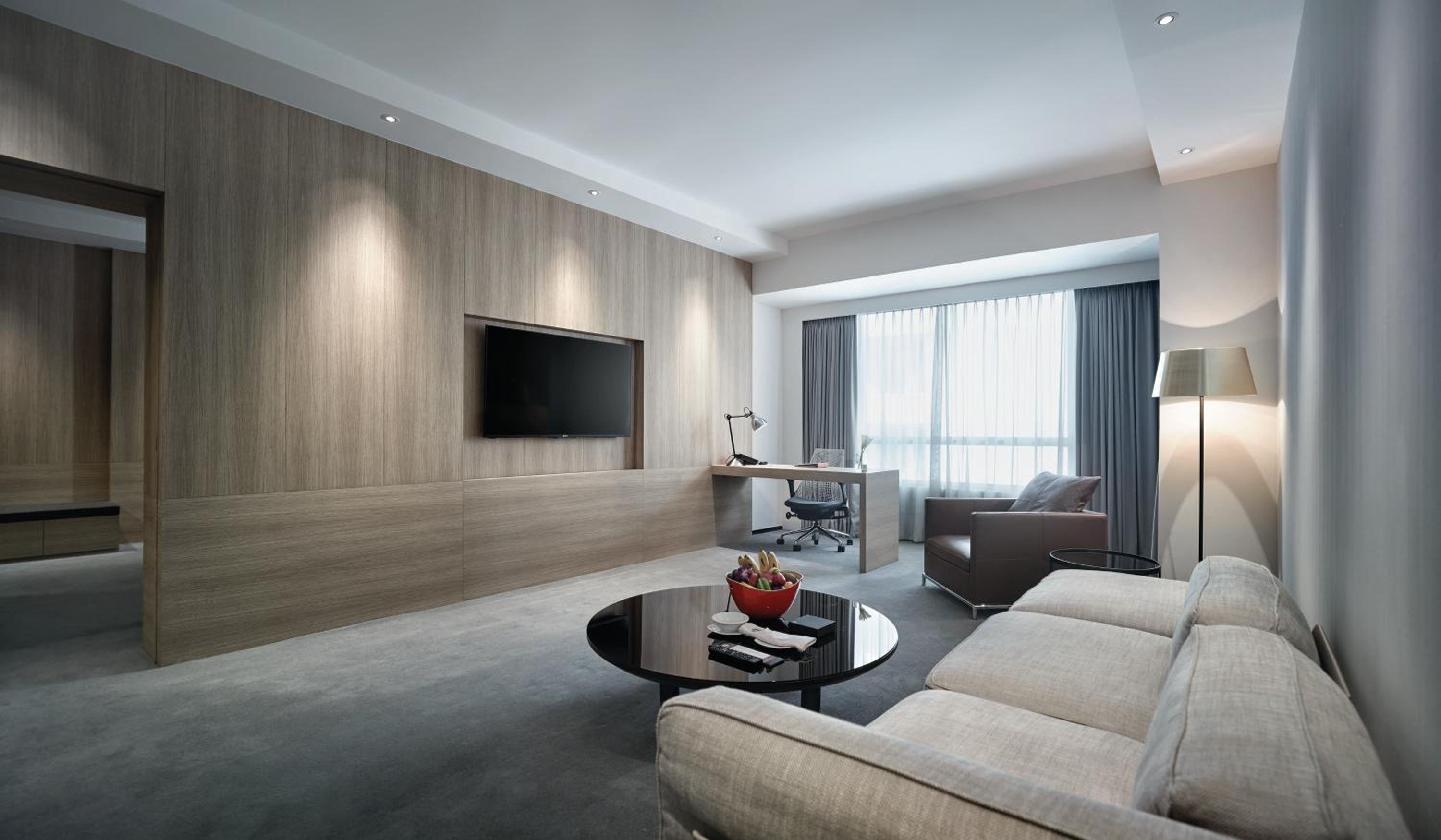 Executive Suite - Photo 3