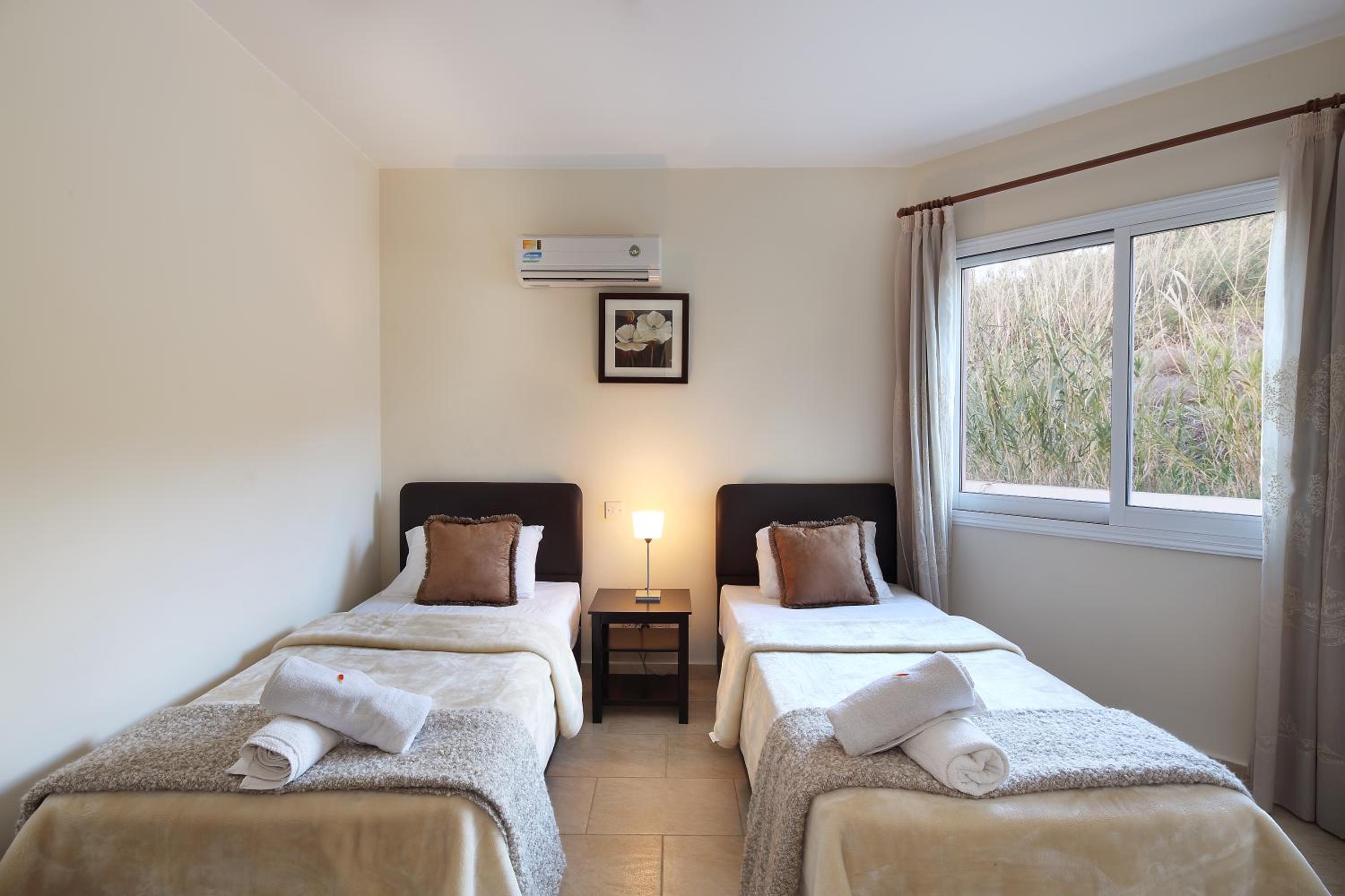 Executive Two-Bedroom Apartment  with Sea View photo 3