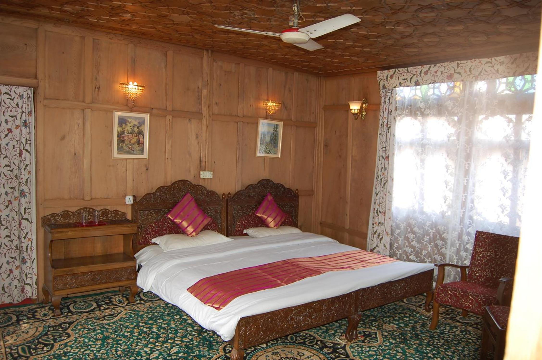 Super Deluxe Double Room photo 1