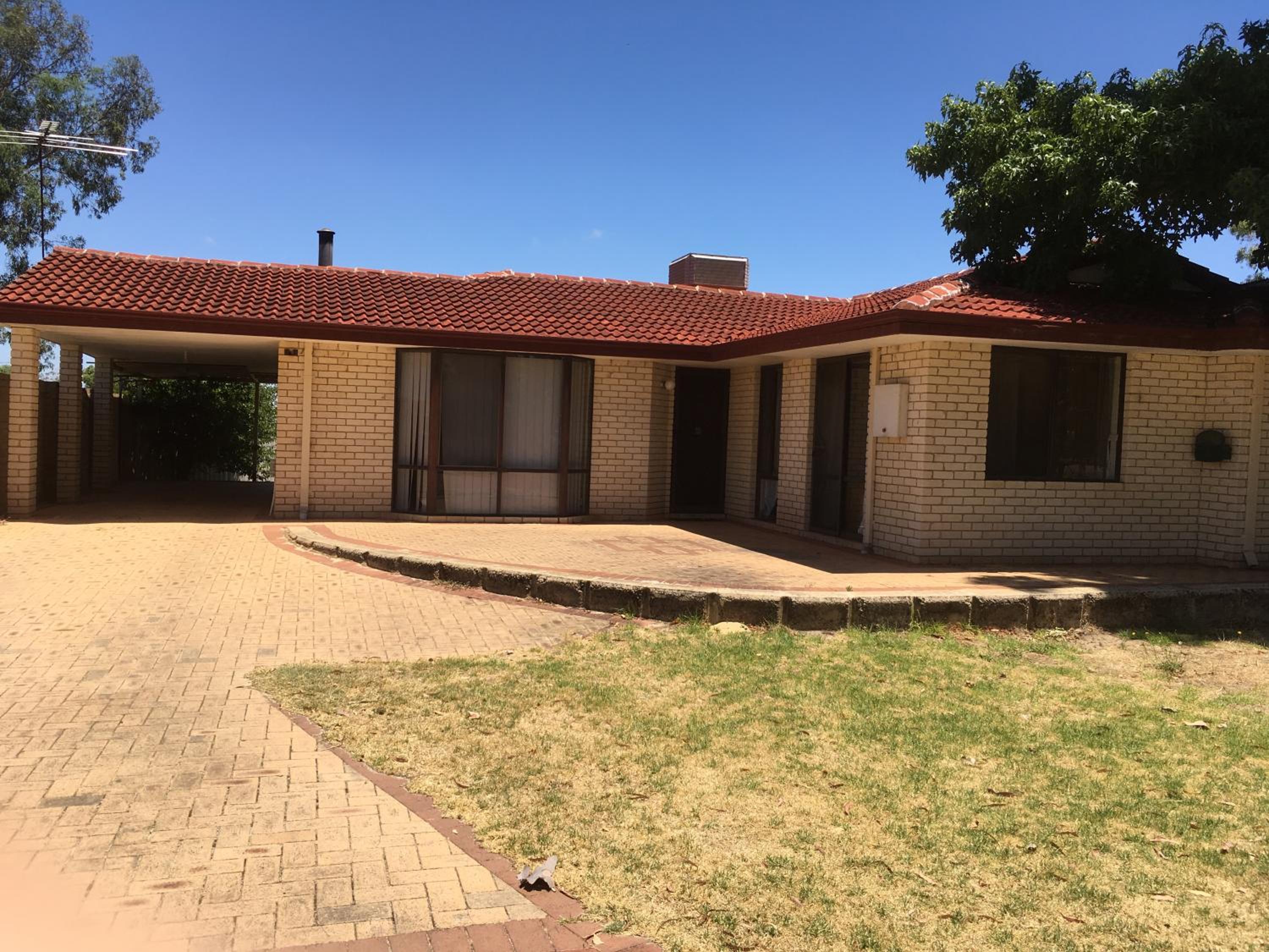 Four-Bedroom House photo 3