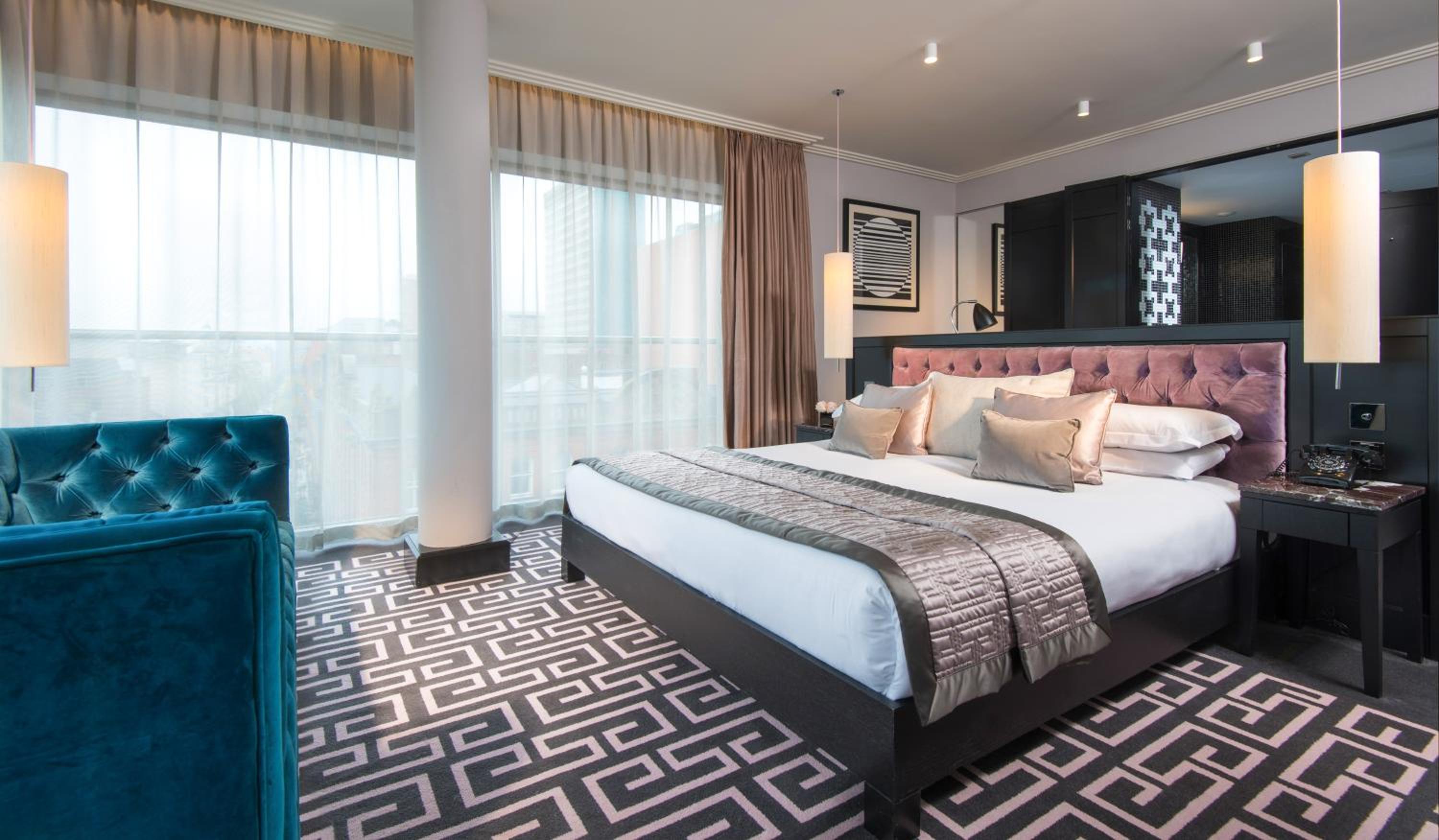 Deluxe Junior Suites - Photo 6