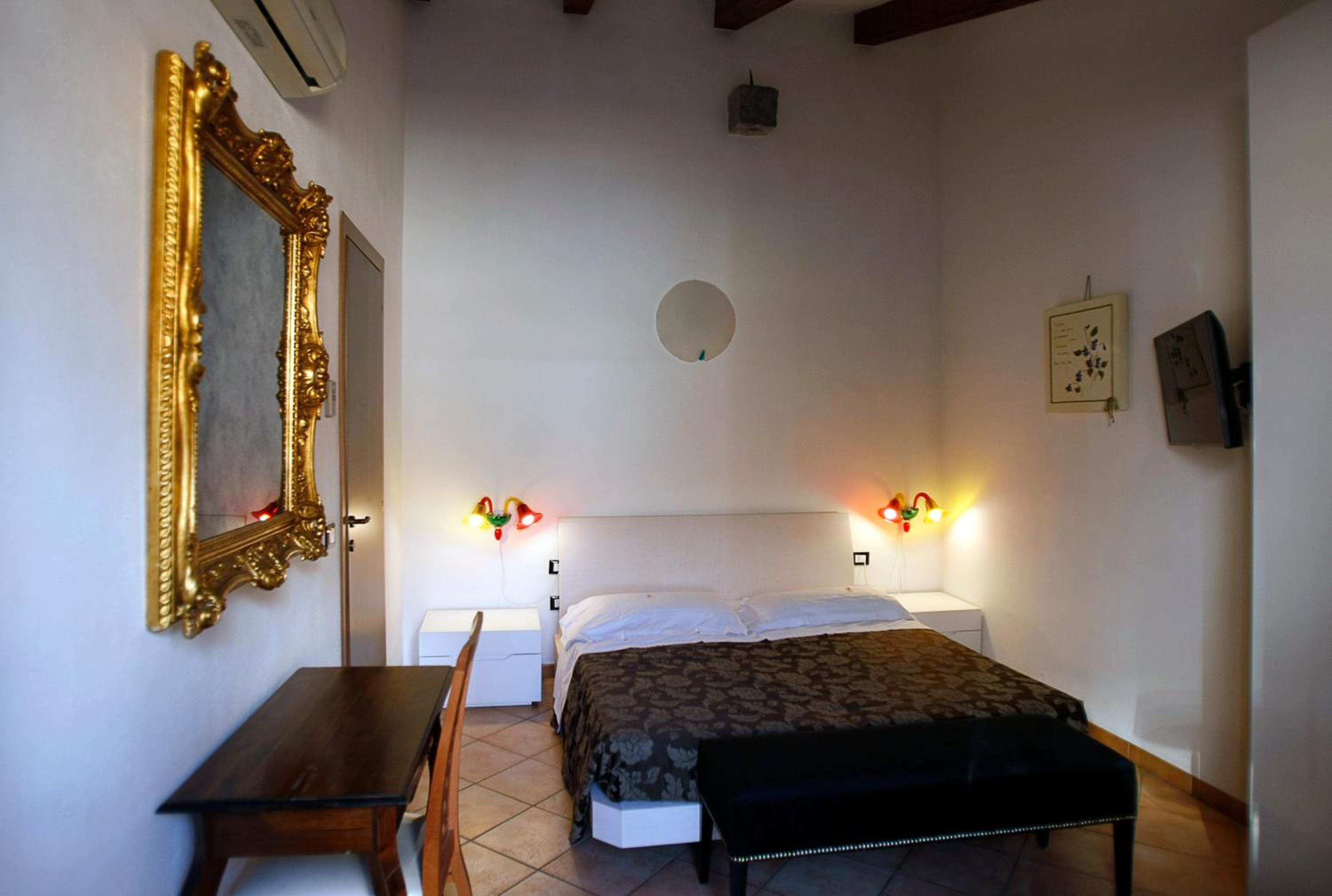 Double Room - Photo 42