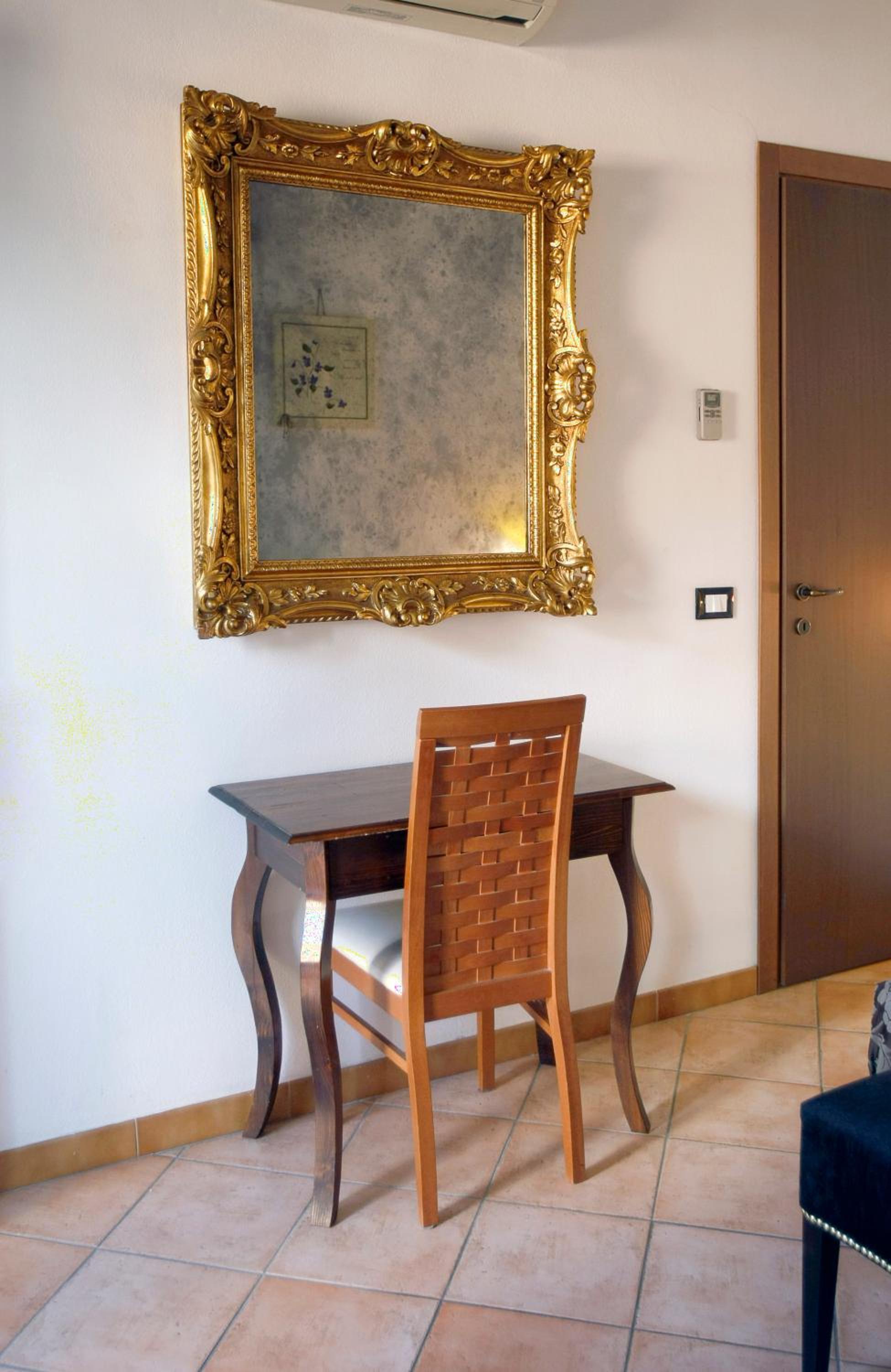 Double Room - Photo 17