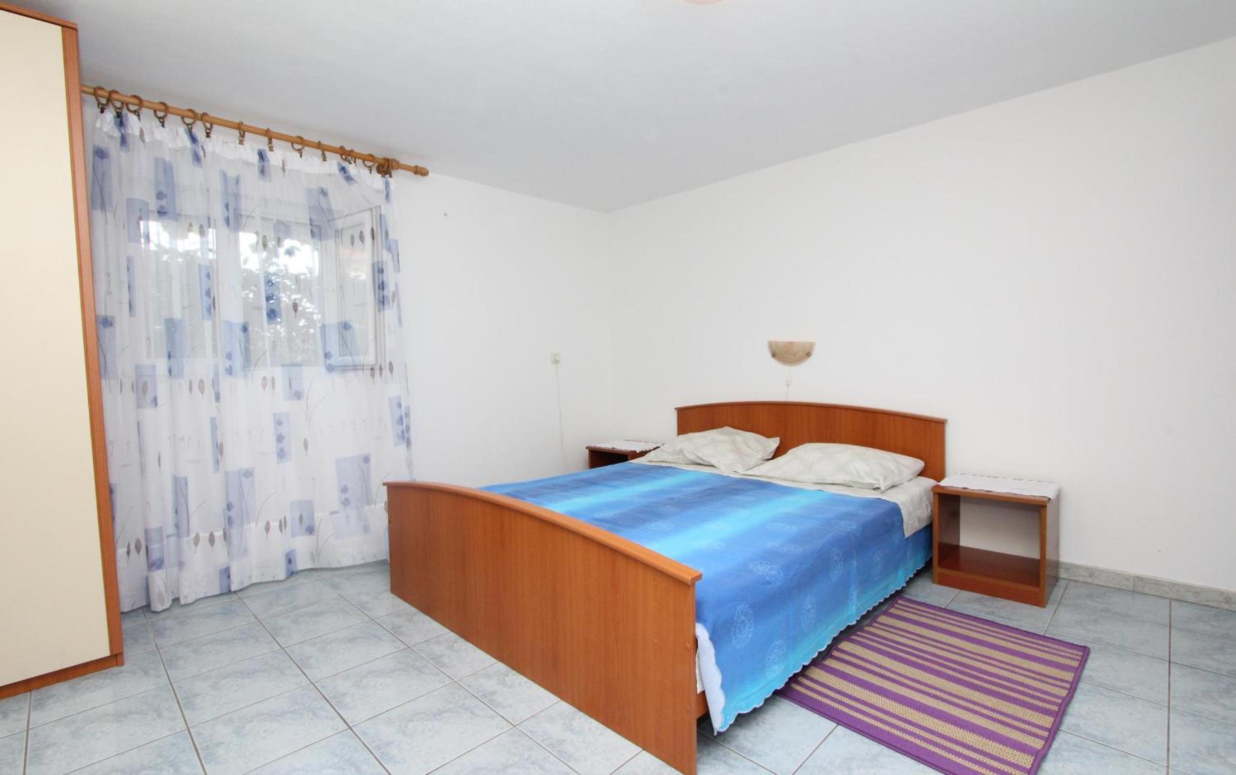 One-Bedroom Apartment with Terrace