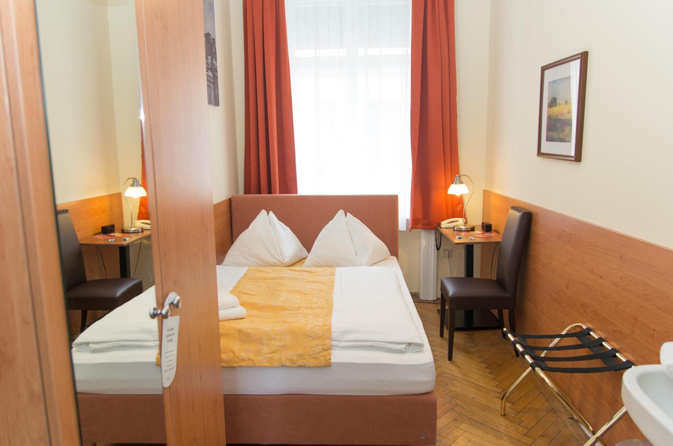 Small Double Room with Shared Toilet