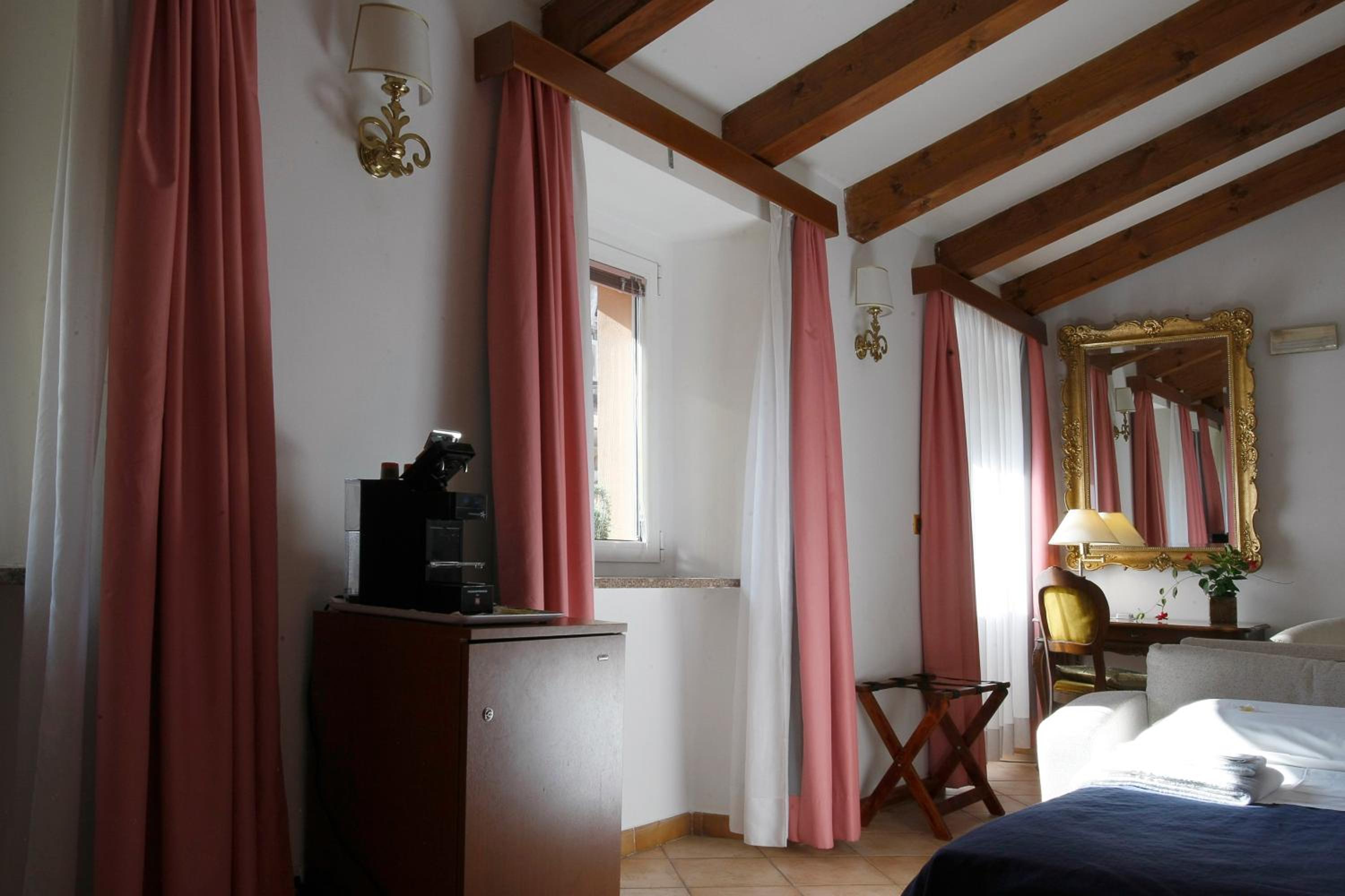 Triple Room - Photo 6