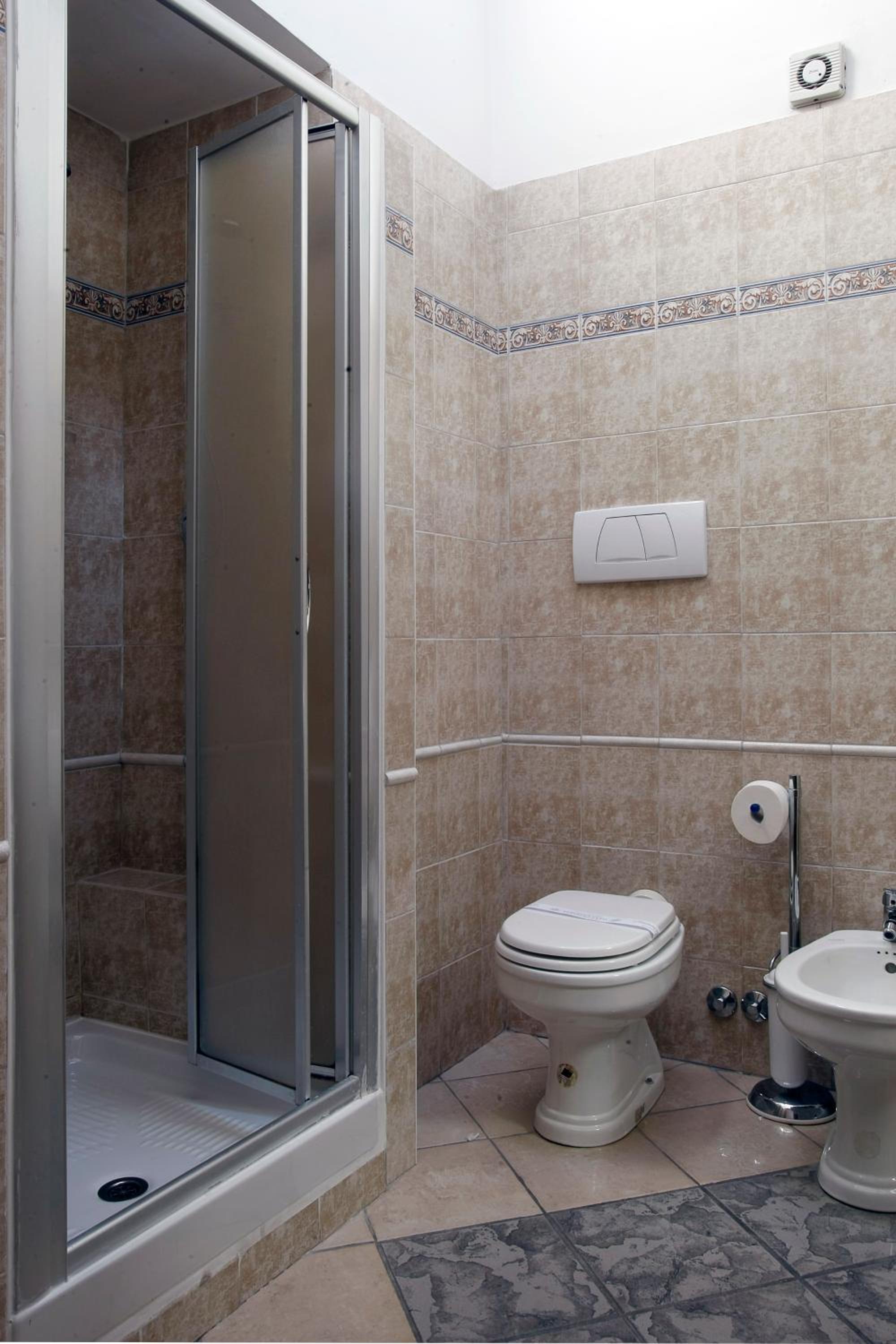 Triple Room - Photo 7