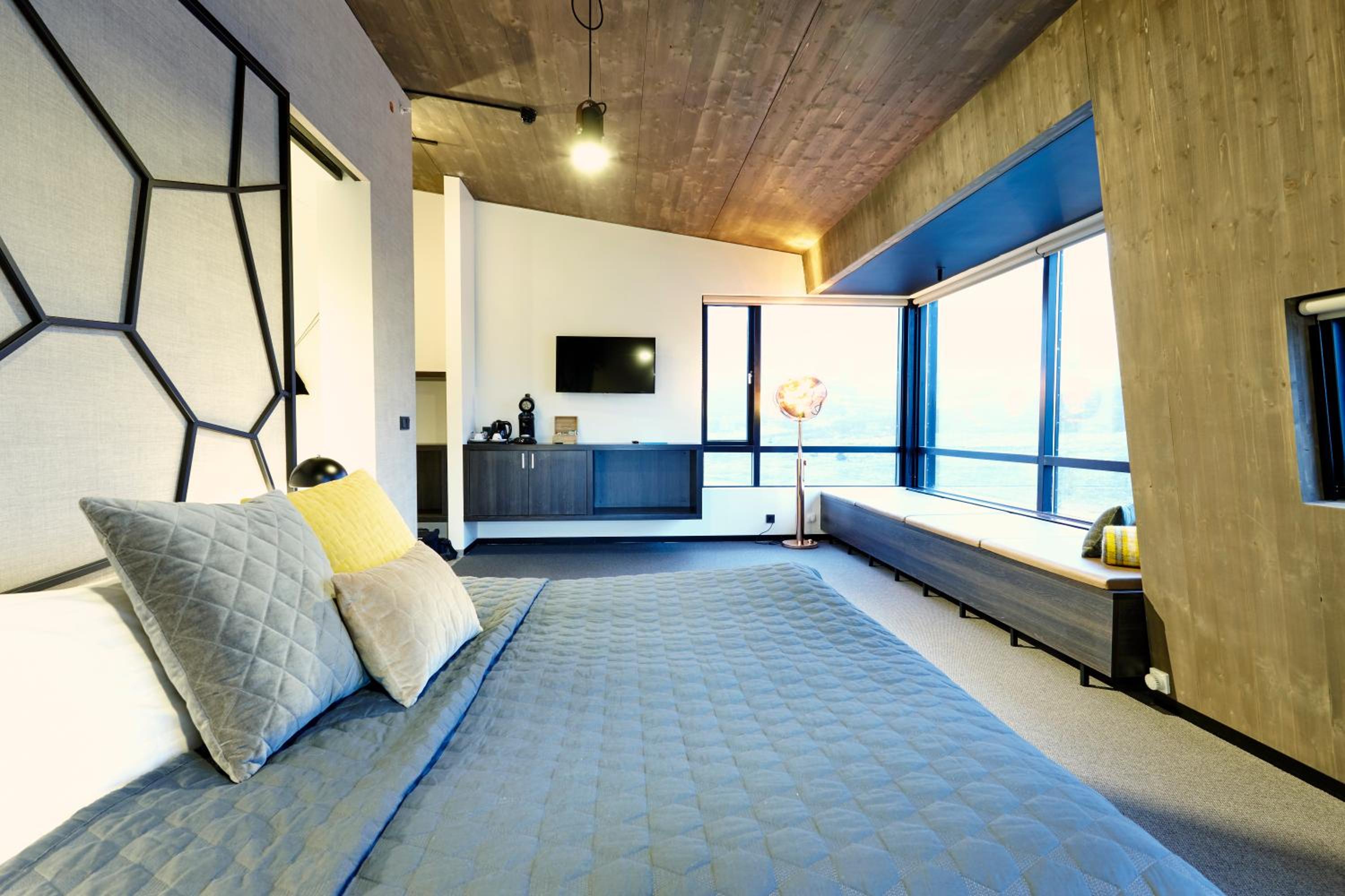 Suite - Photo 7