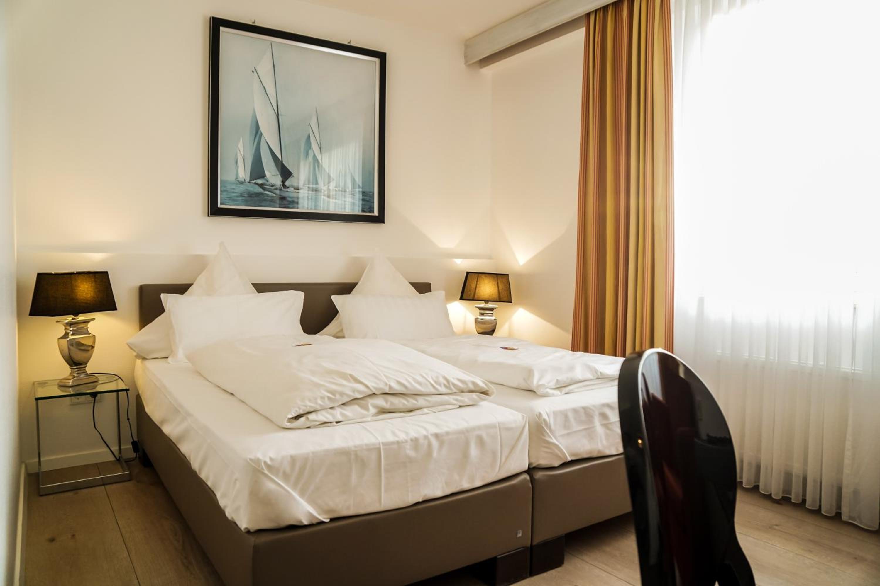 Standard Double or Twin Room - Photo 3