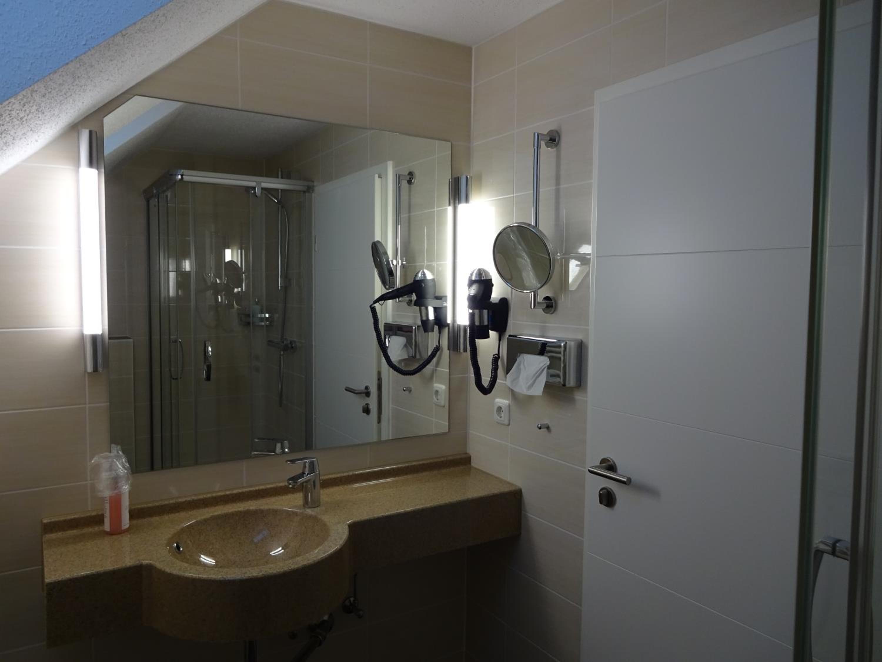 Double Room - Photo 15