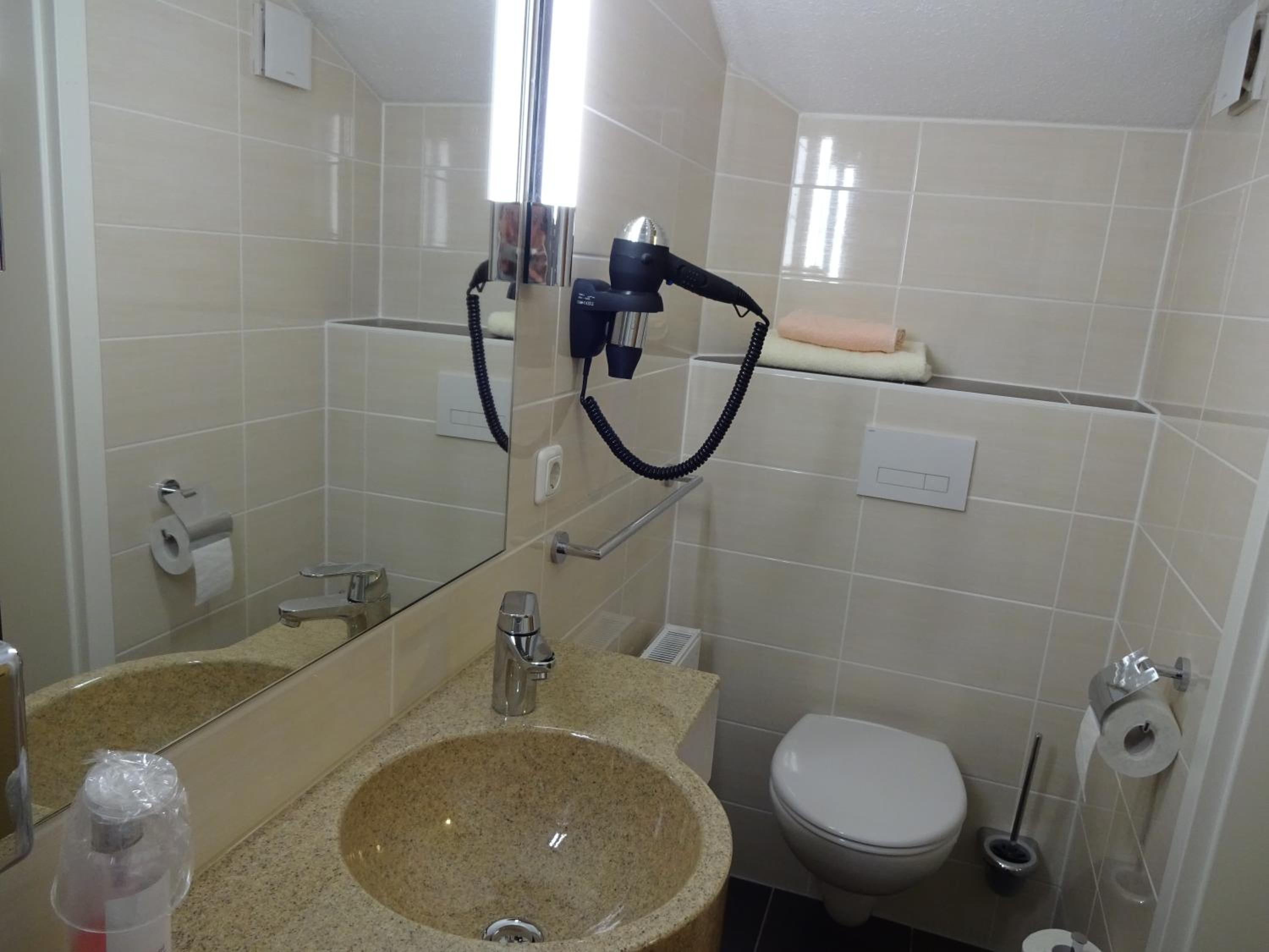 Single Room photo 3