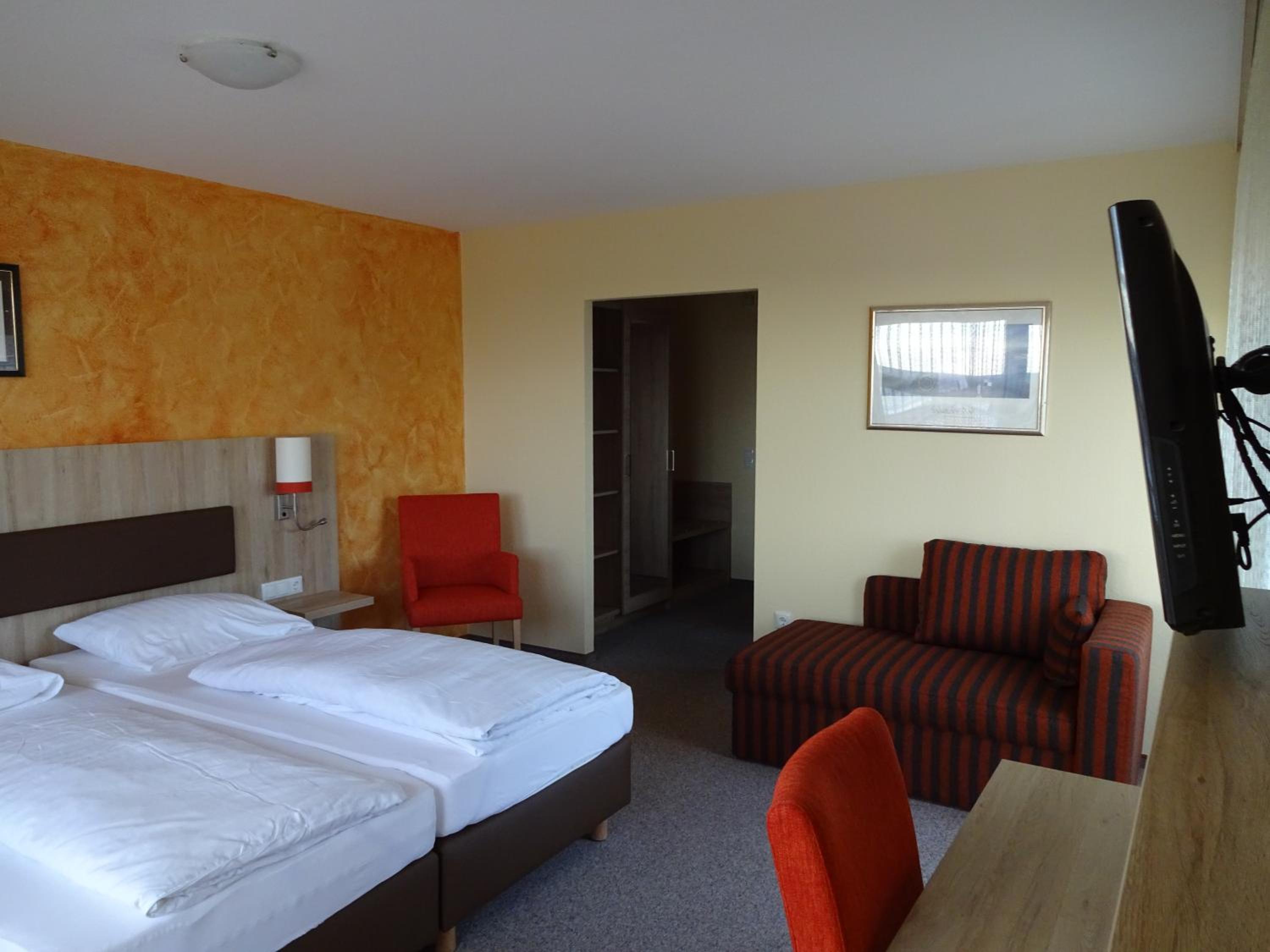 Double Room - Photo 18