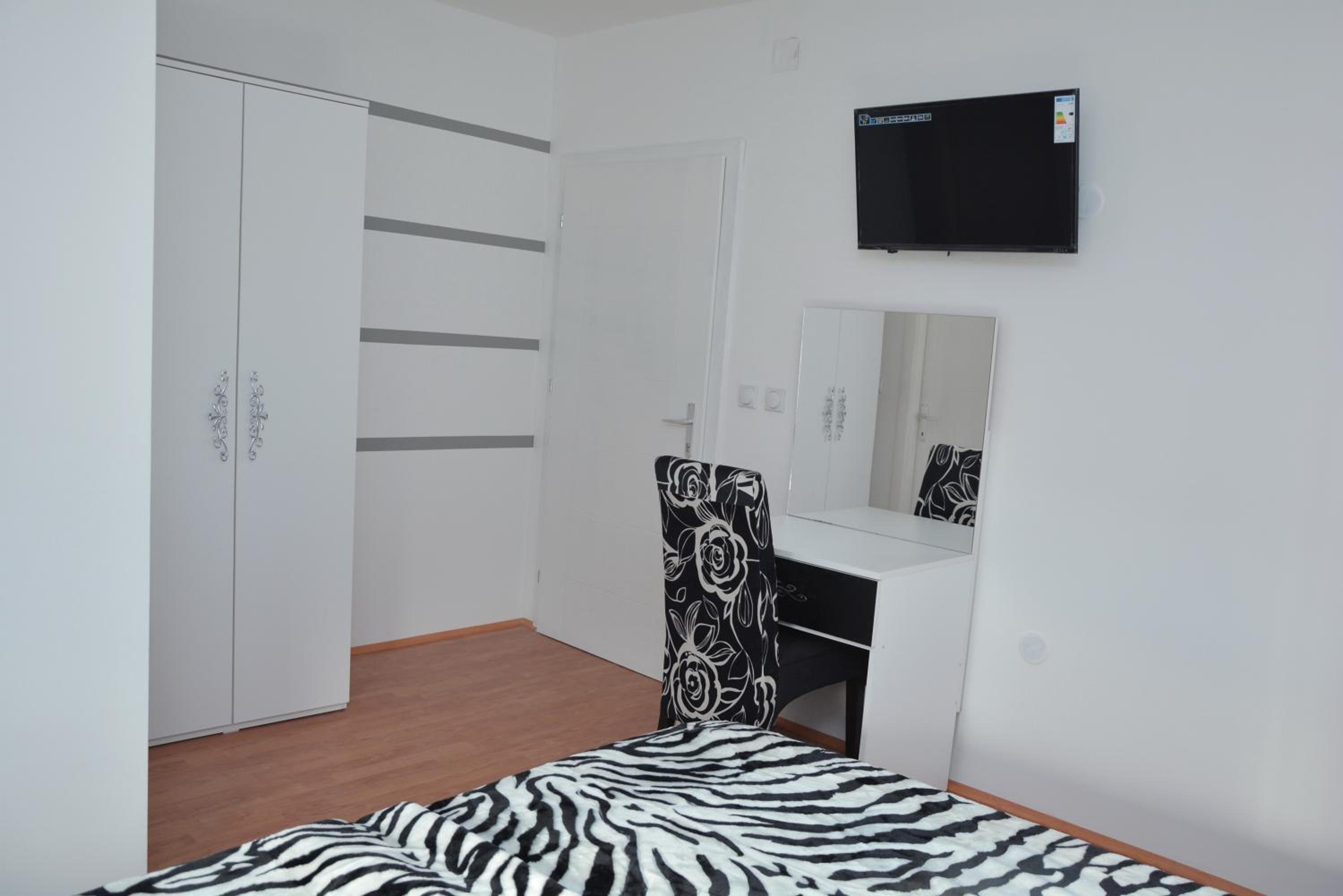 Standard Double or Twin Room photo 2