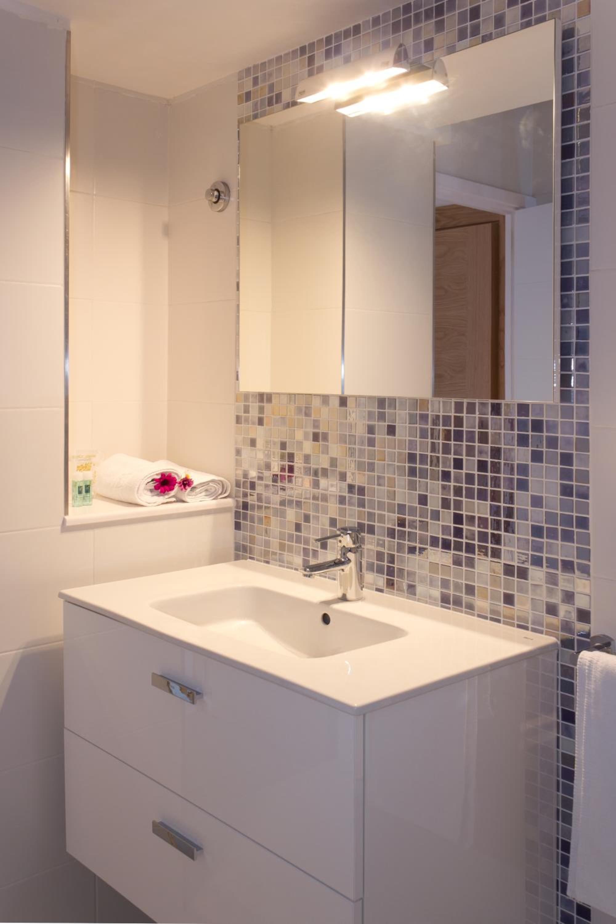 Double Room with Sea View - Photo 13