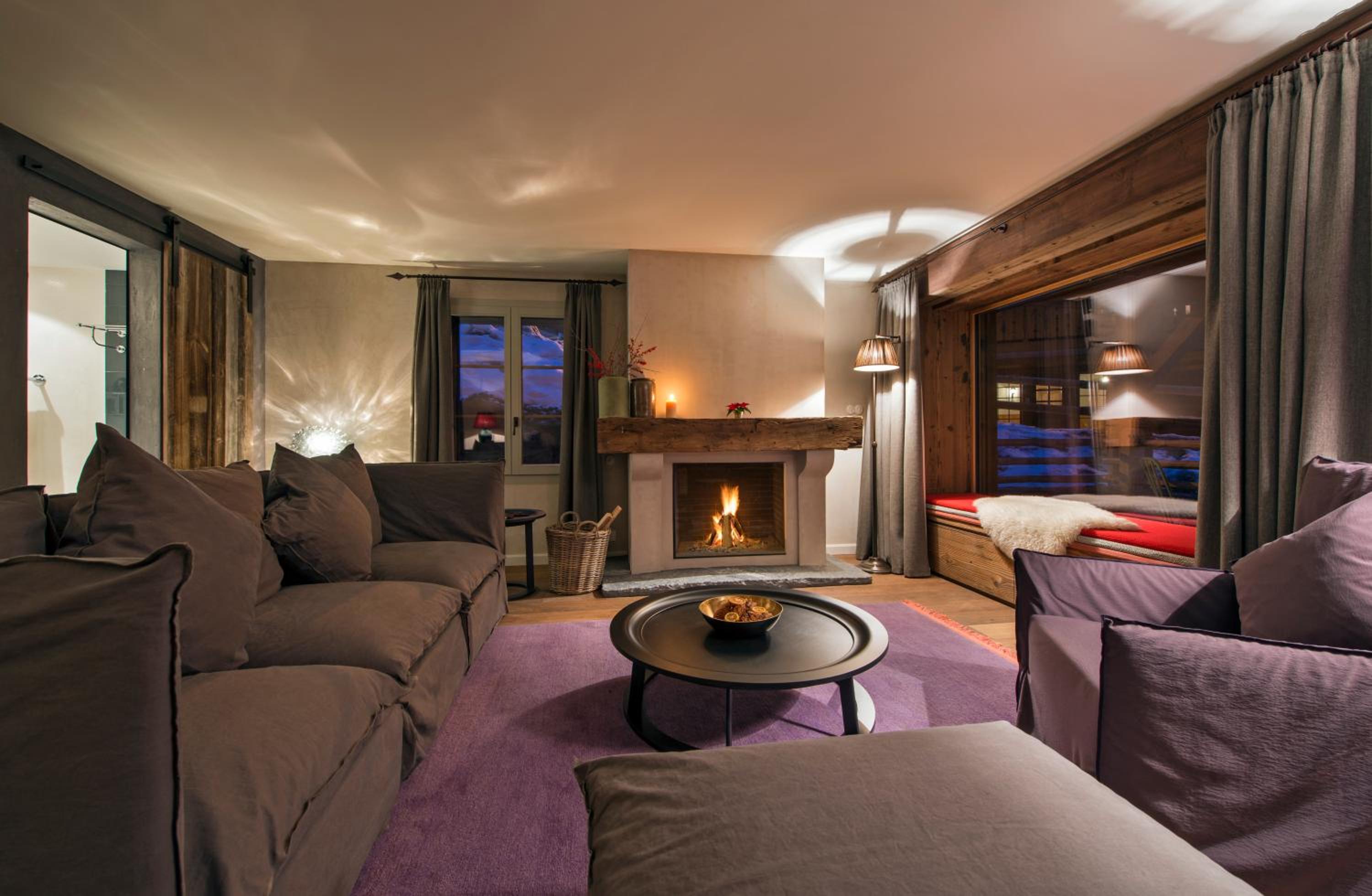 Prestige Suite with Fireplace photo 2