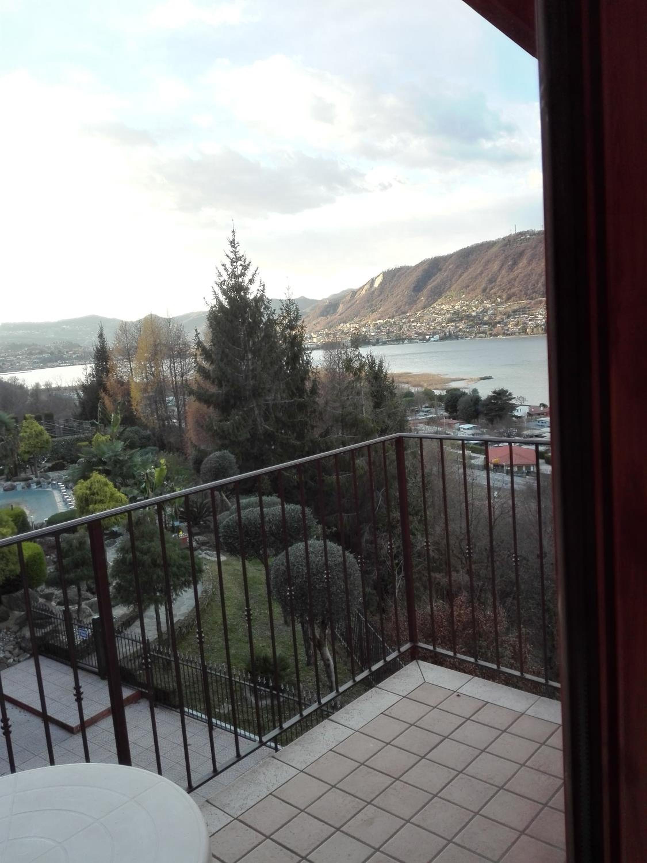 Double Room with Lake View - Photo 14
