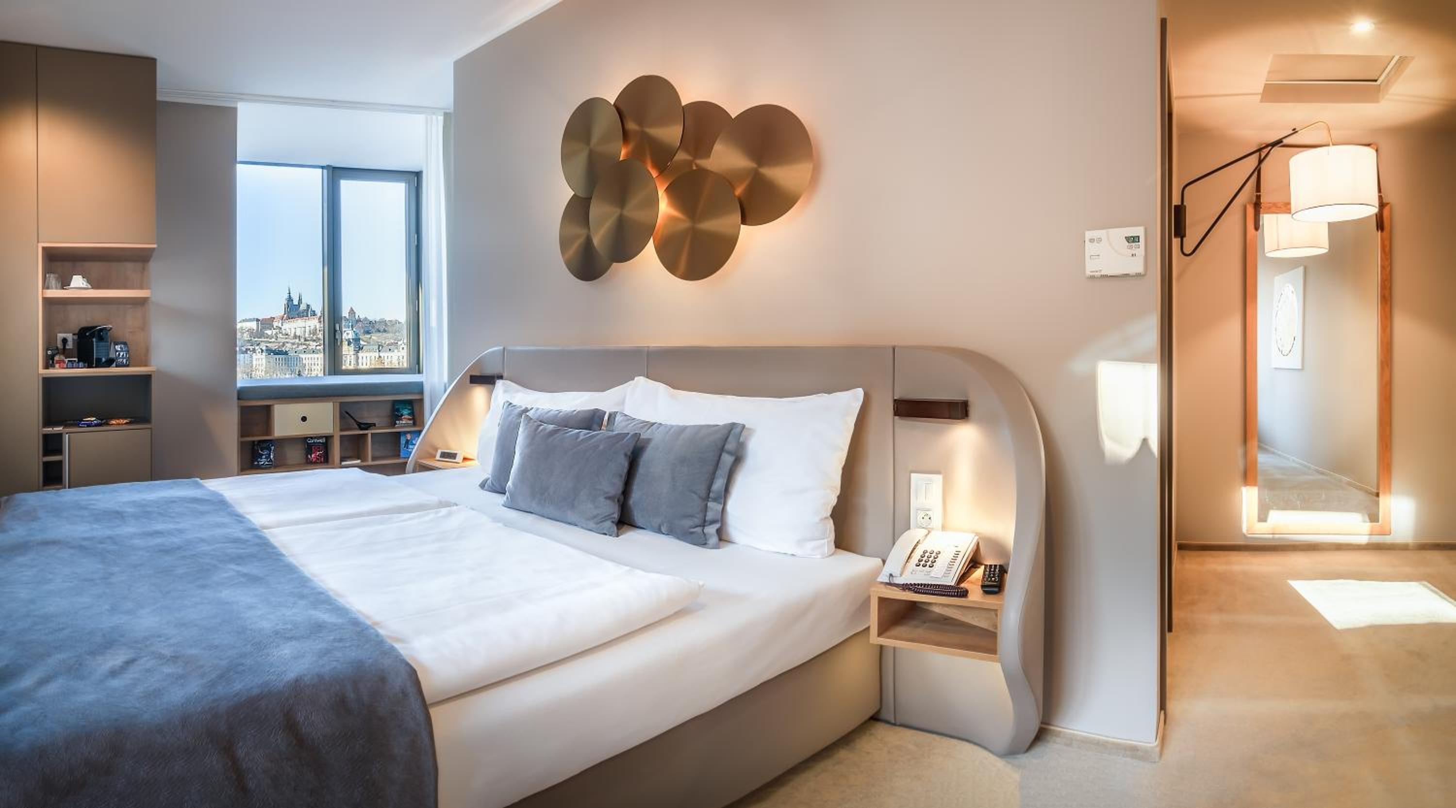 Deluxe Double or Twin Room with Castle View - Photo 3