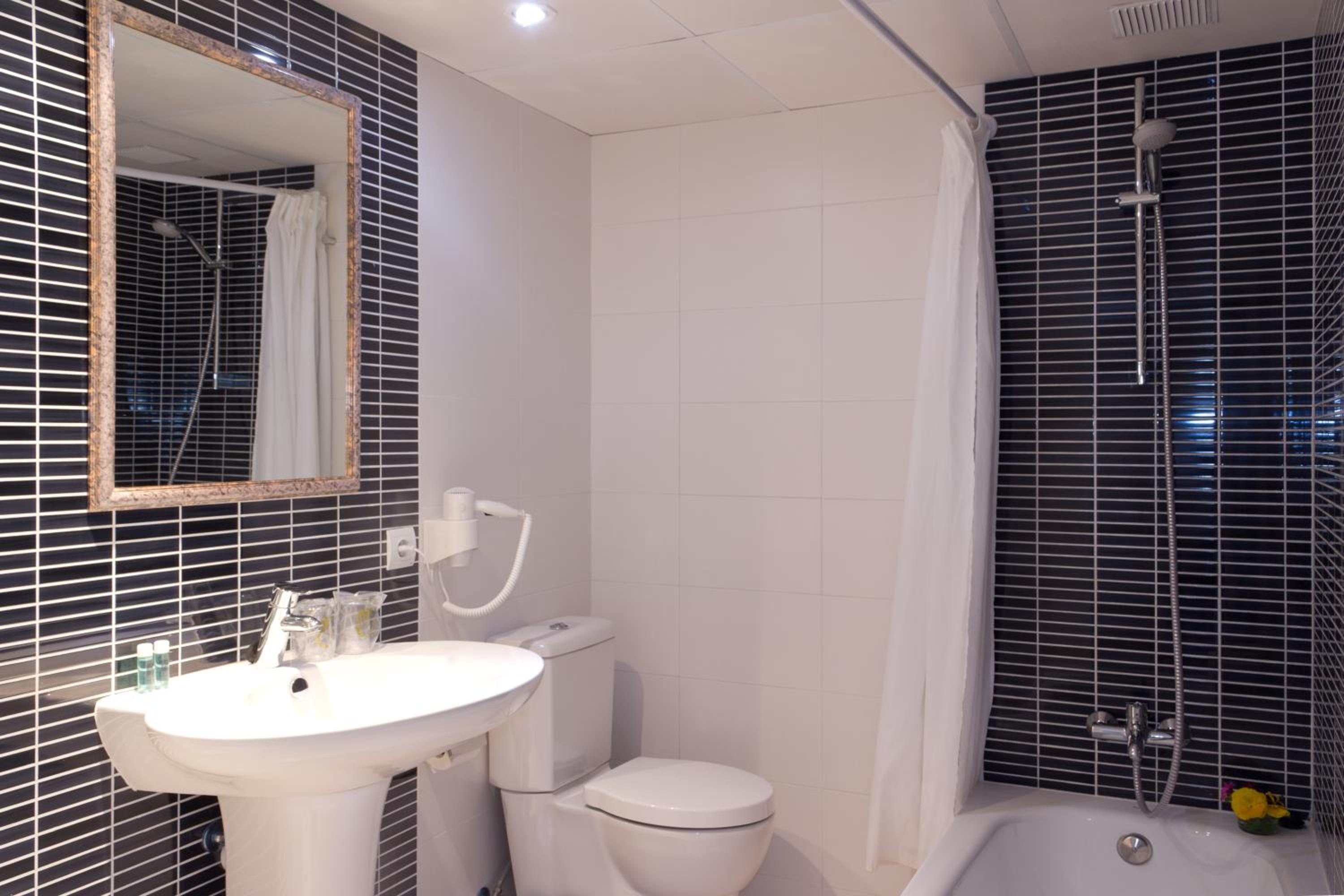 Triple Room - Photo 15