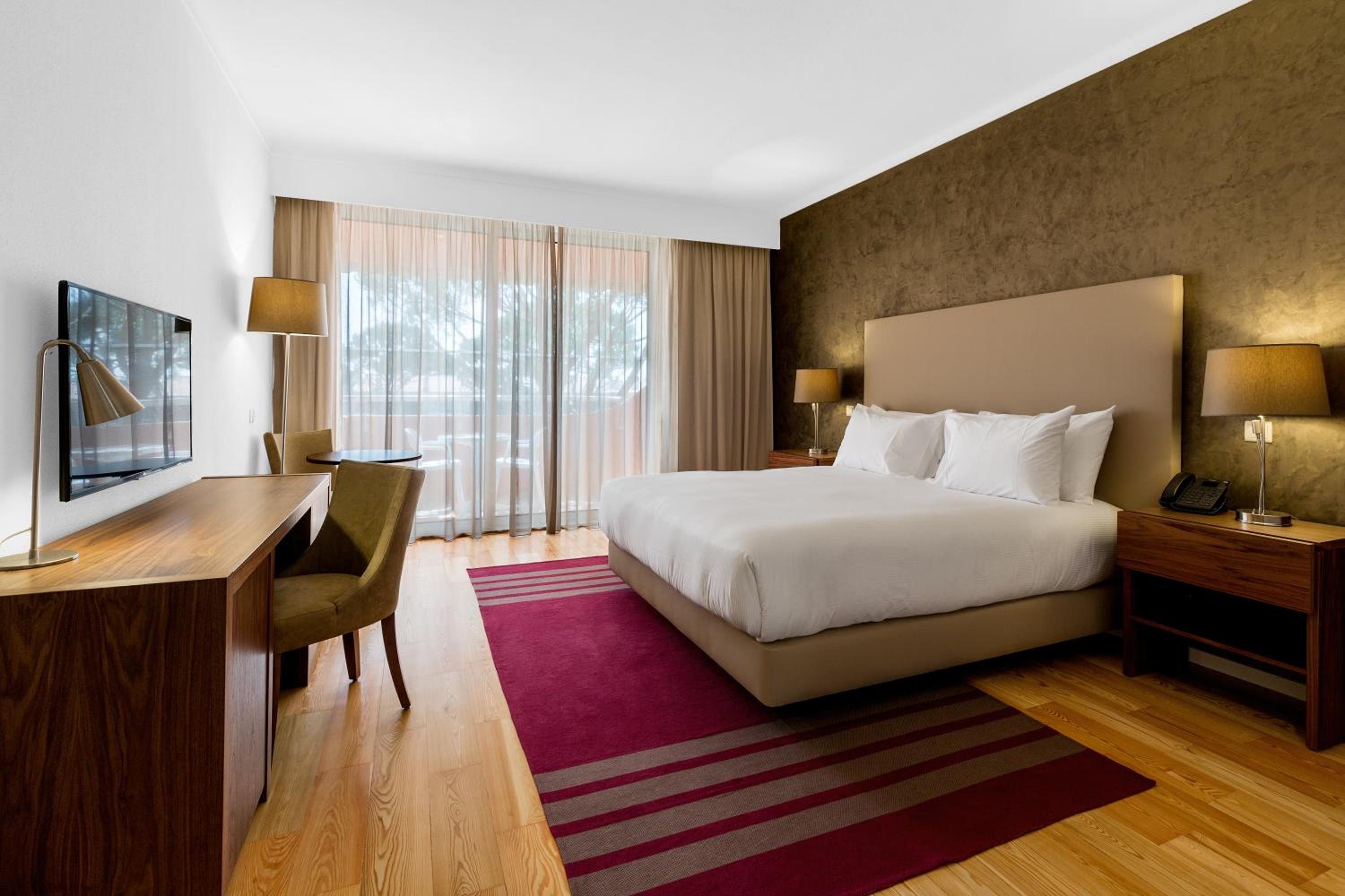 Garden Grand Suite Pool