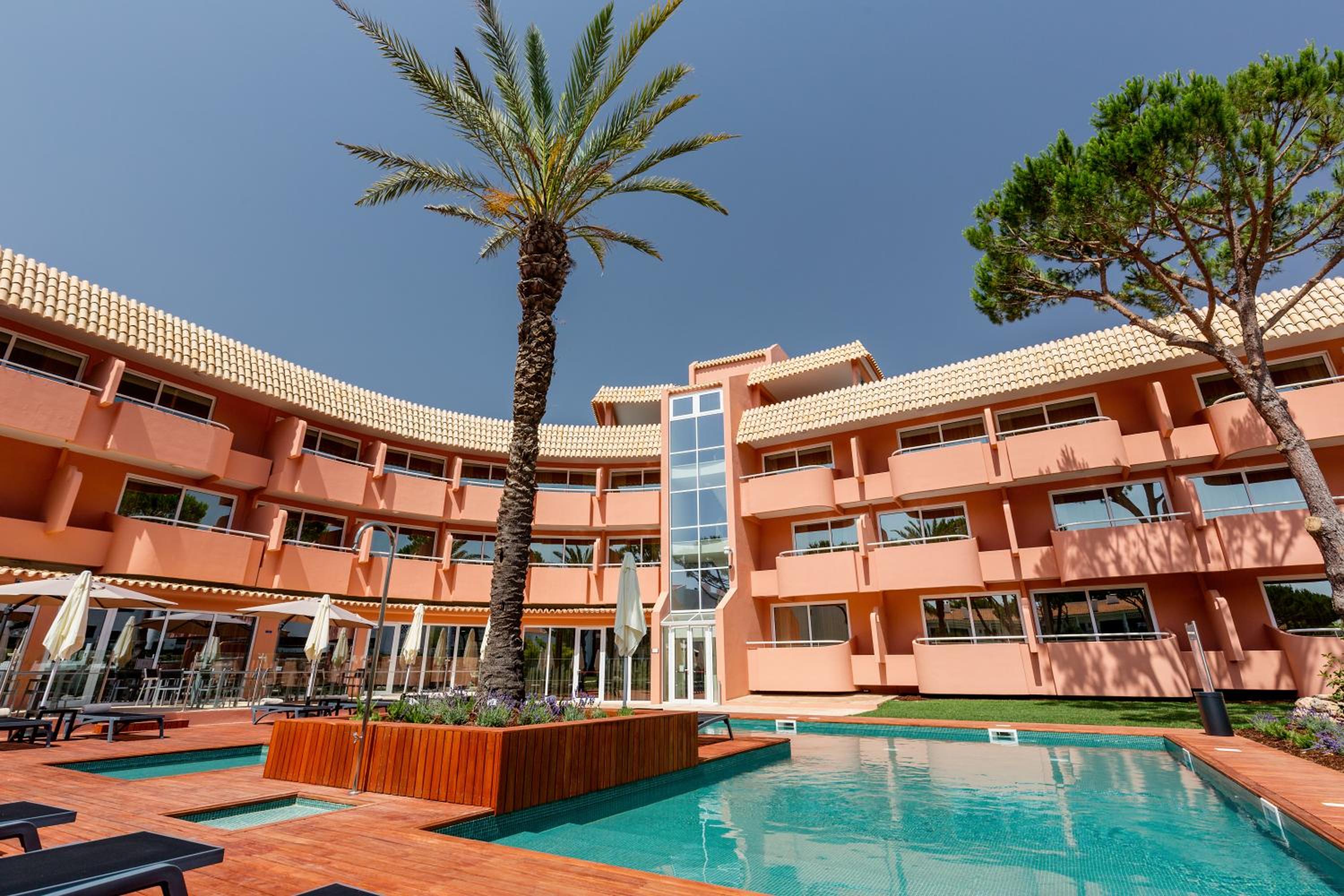 Garden Grand Suite Pool