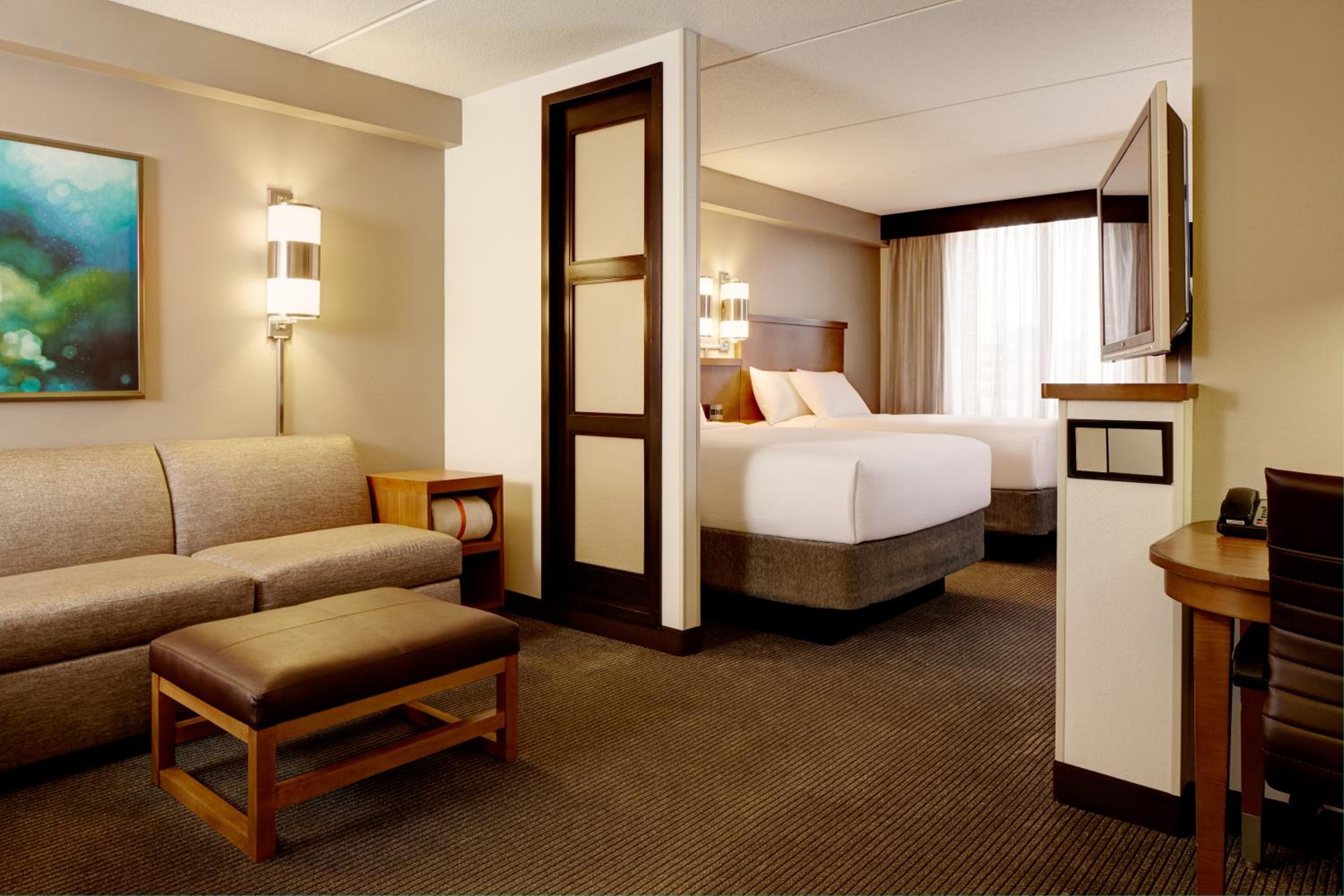 Double Room with Two Double Beds and Sofa Bed - Photo 6