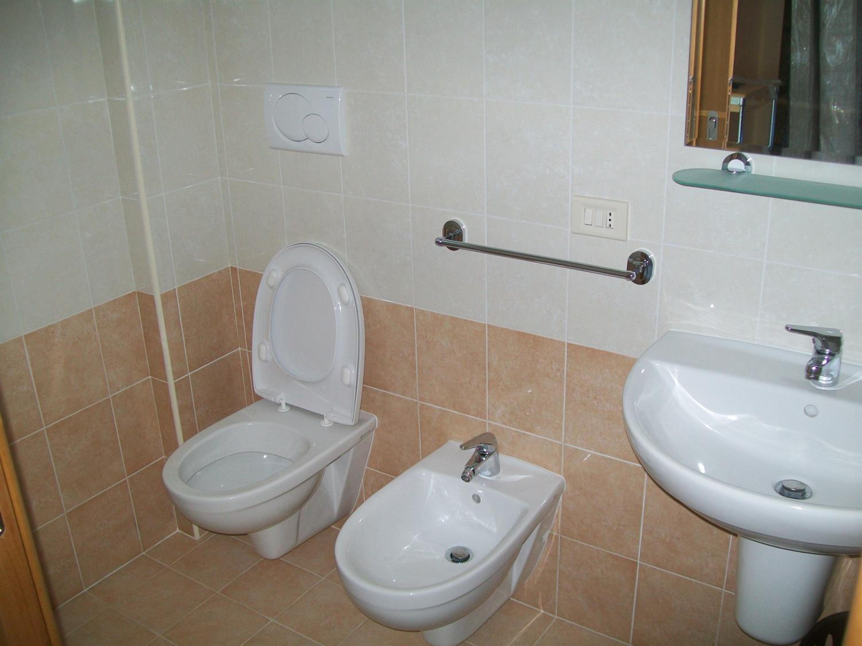 Double or Twin Room - Photo 6