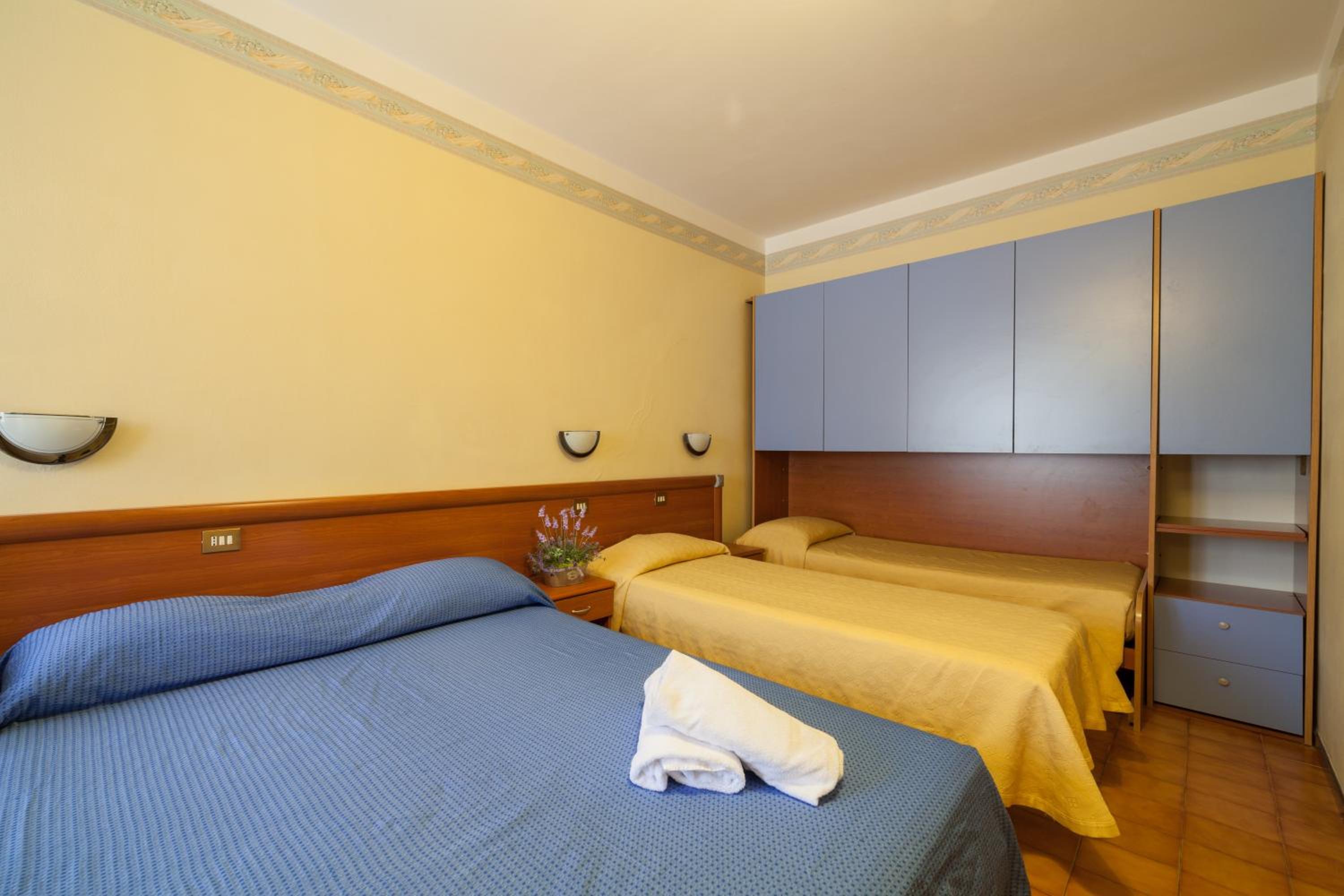 Classic Quadruple Room photo 2