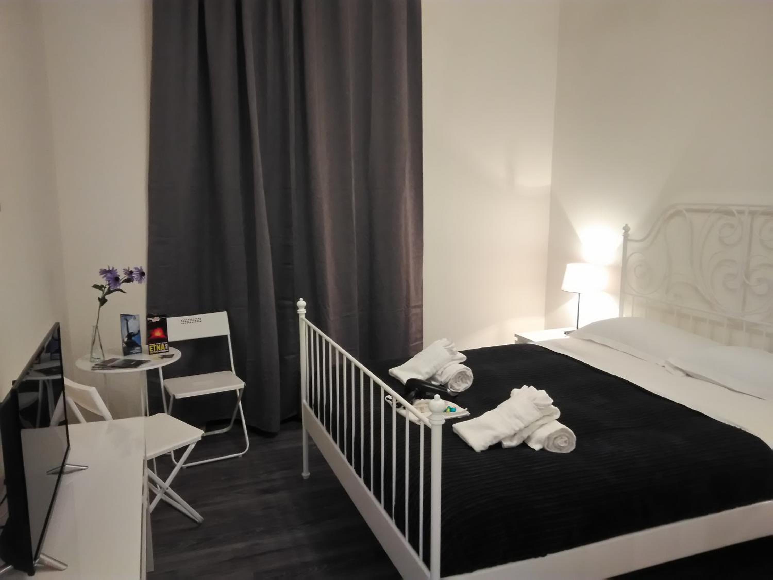 Double Room with Private External Bathroom photo 2