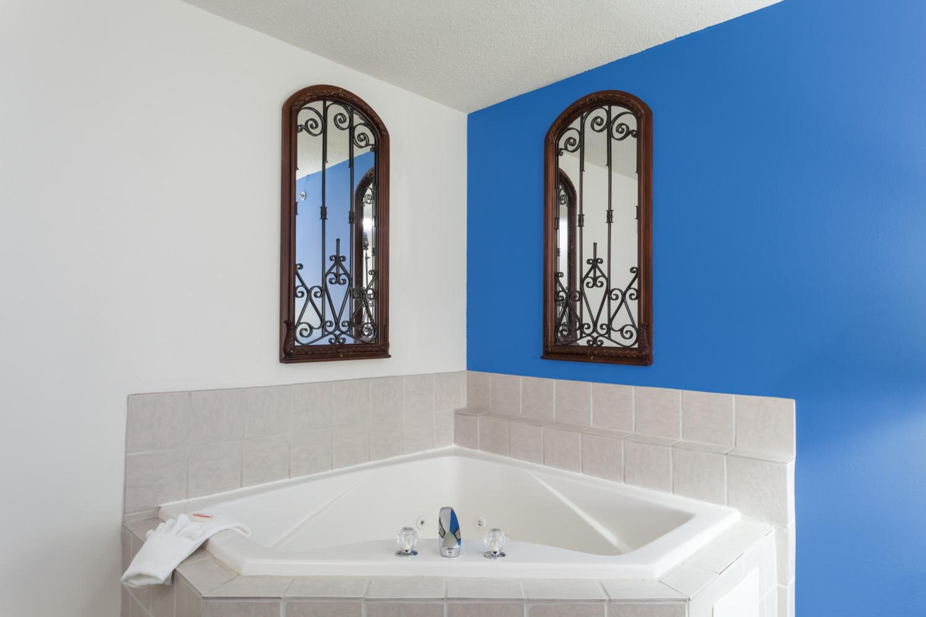 King Studio Suite - Non-Smoking - Photo 3