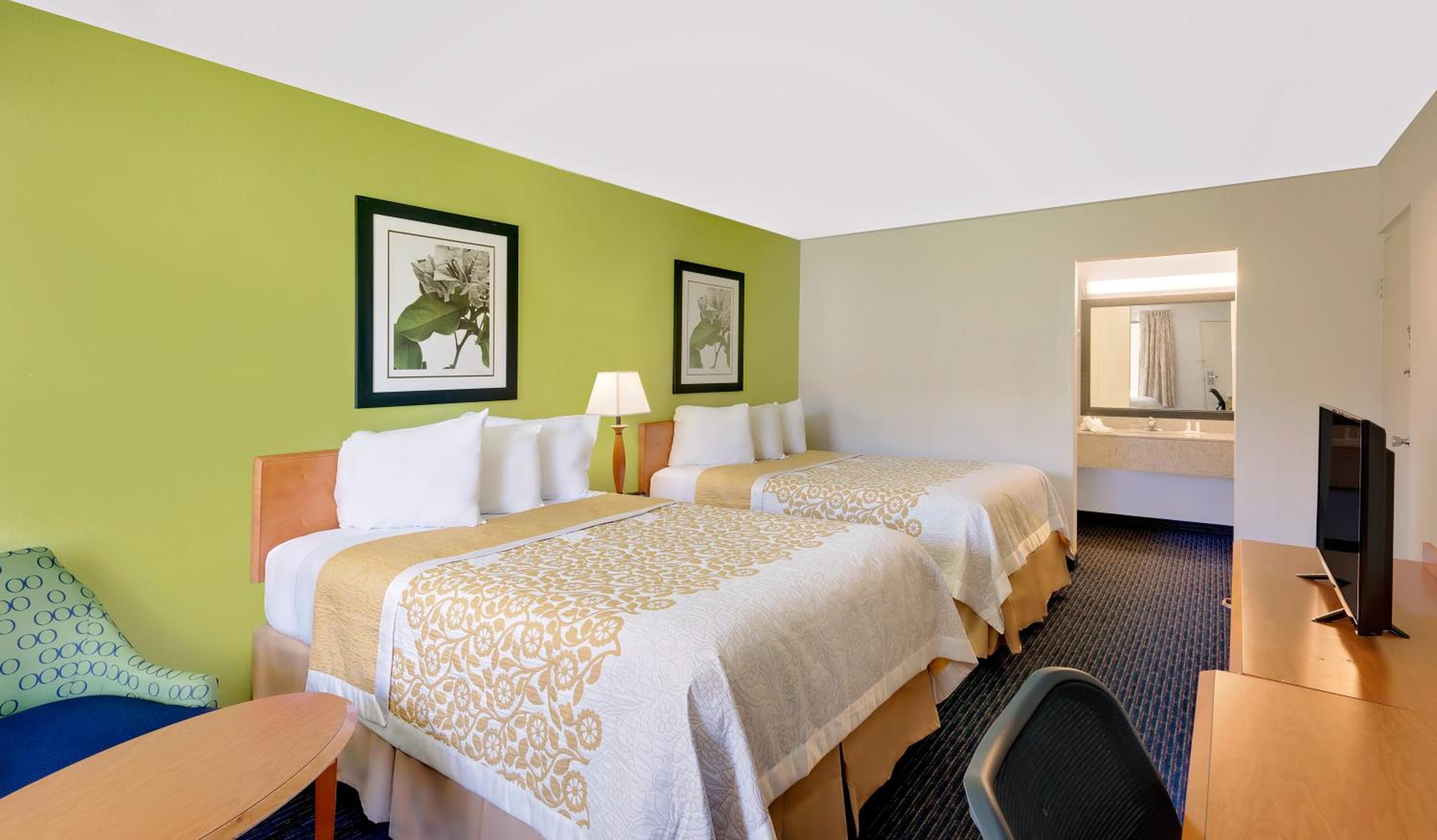 Double Room with Two Double Beds - Non-Smoking photo 2